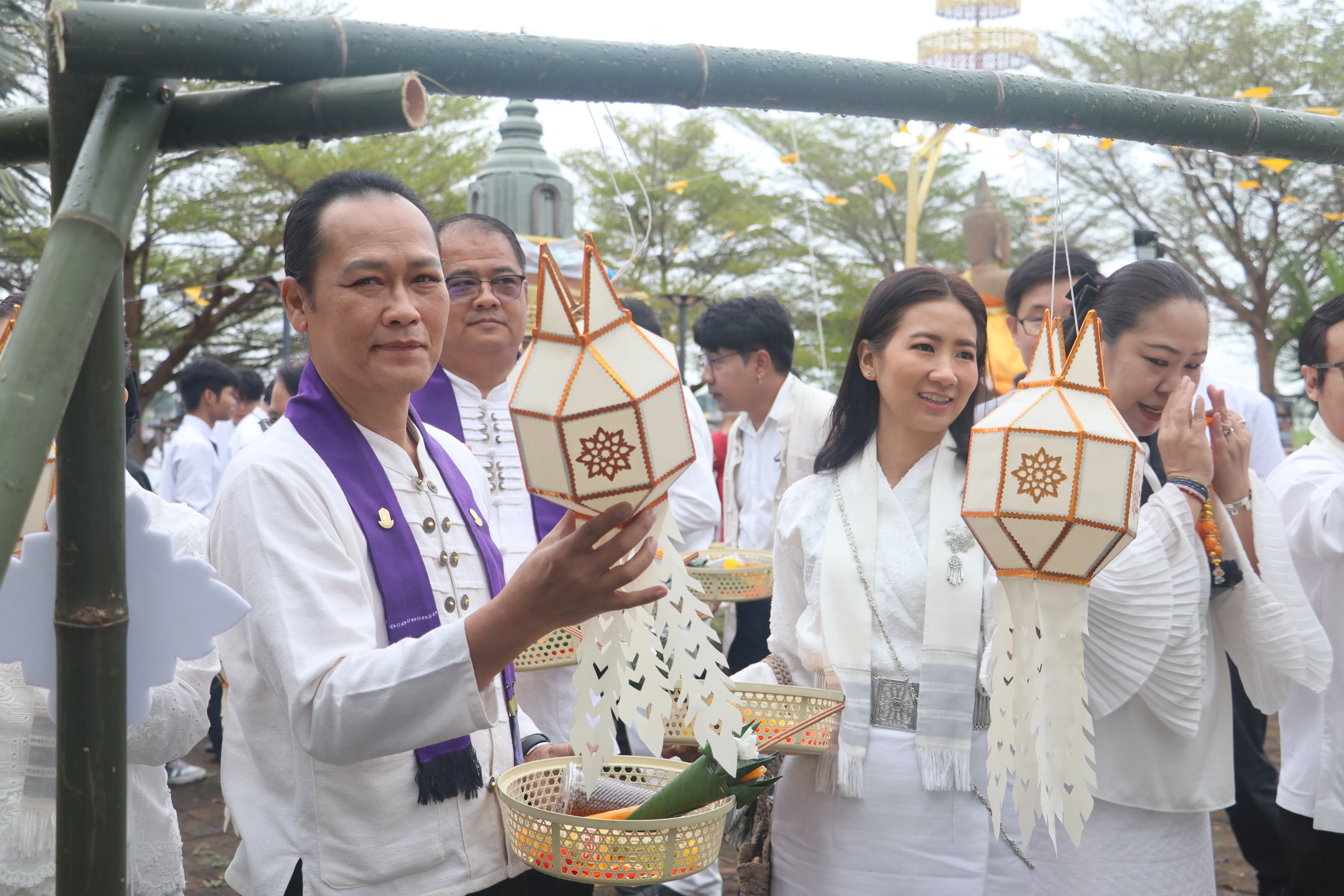 คณะรัฐศาสตร์และสังคมศาสตร์ มหาวิทยาลัยพะเยา ร่วมกิจกรรม “โมเมนต์แห่งความทรงจำ 15 ค่ำ เดือน 12” สืบสานประเพณีล้านนาและถวายเป็นพระราชกุศล