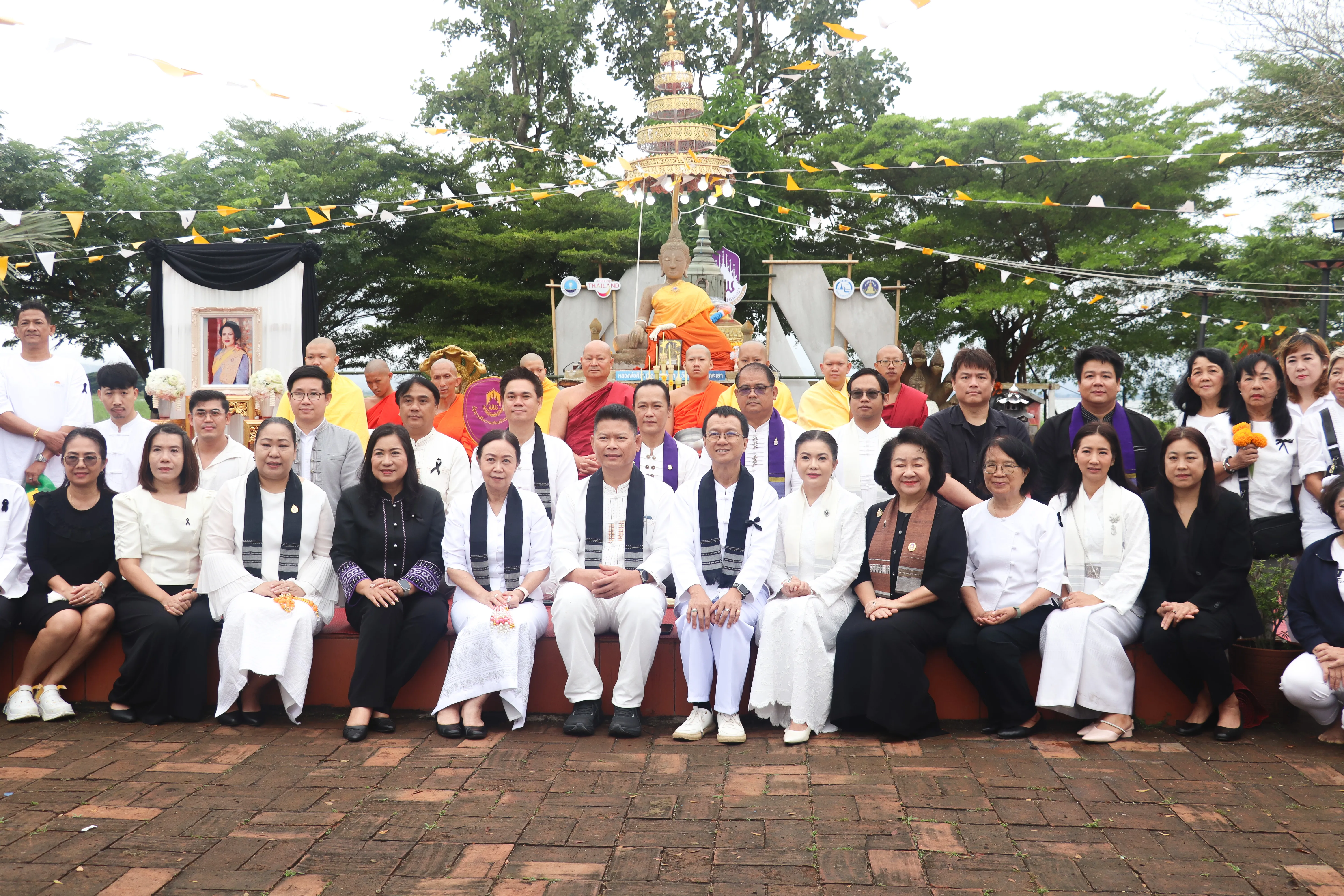 คณะรัฐศาสตร์และสังคมศาสตร์ มหาวิทยาลัยพะเยา ร่วมกิจกรรม “โมเมนต์แห่งความทรงจำ 15 ค่ำ เดือน 12” สืบสานประเพณีล้านนาและถวายเป็นพระราชกุศล