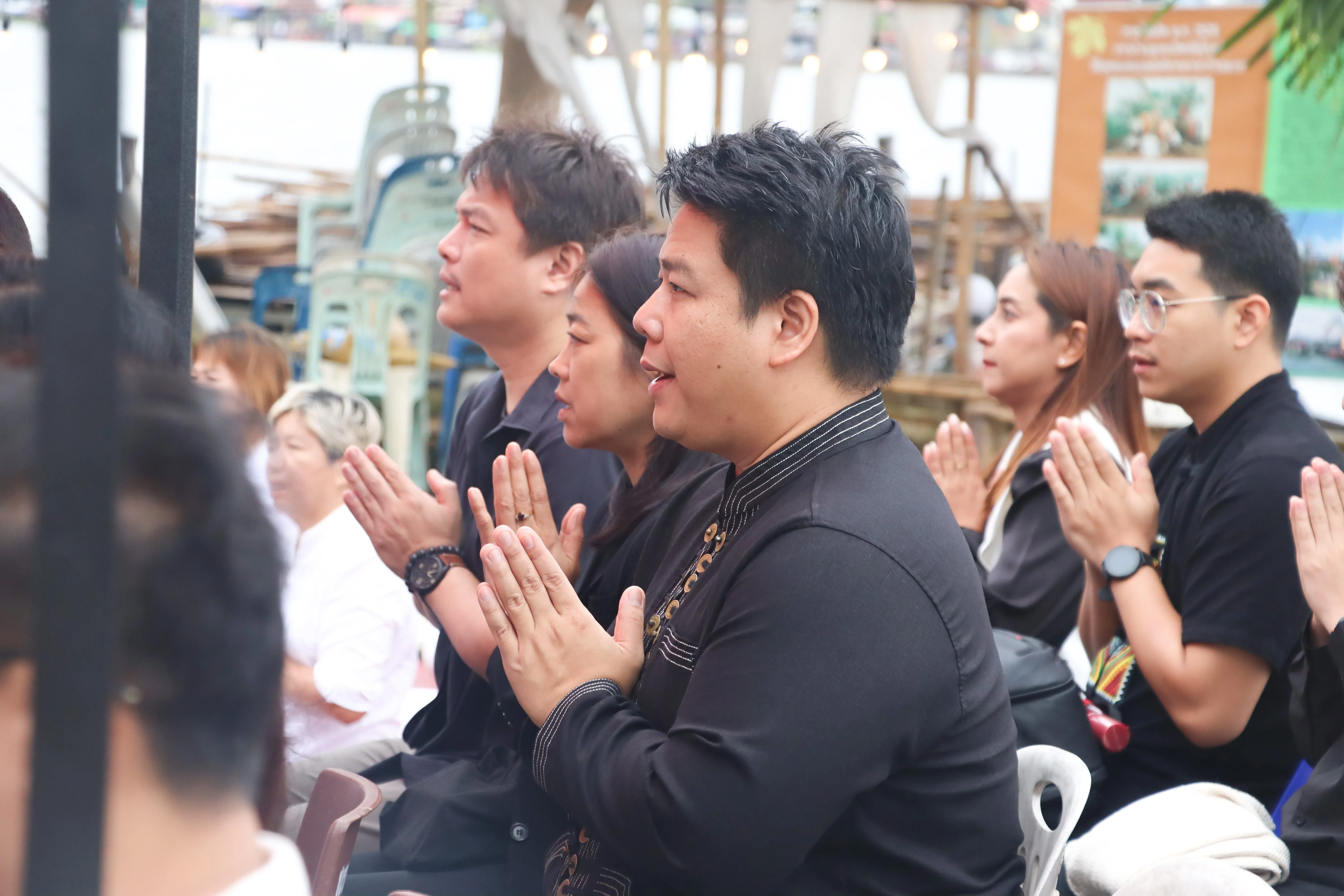 คณะรัฐศาสตร์และสังคมศาสตร์ มหาวิทยาลัยพะเยา ร่วมกิจกรรม “โมเมนต์แห่งความทรงจำ 15 ค่ำ เดือน 12” สืบสานประเพณีล้านนาและถวายเป็นพระราชกุศล