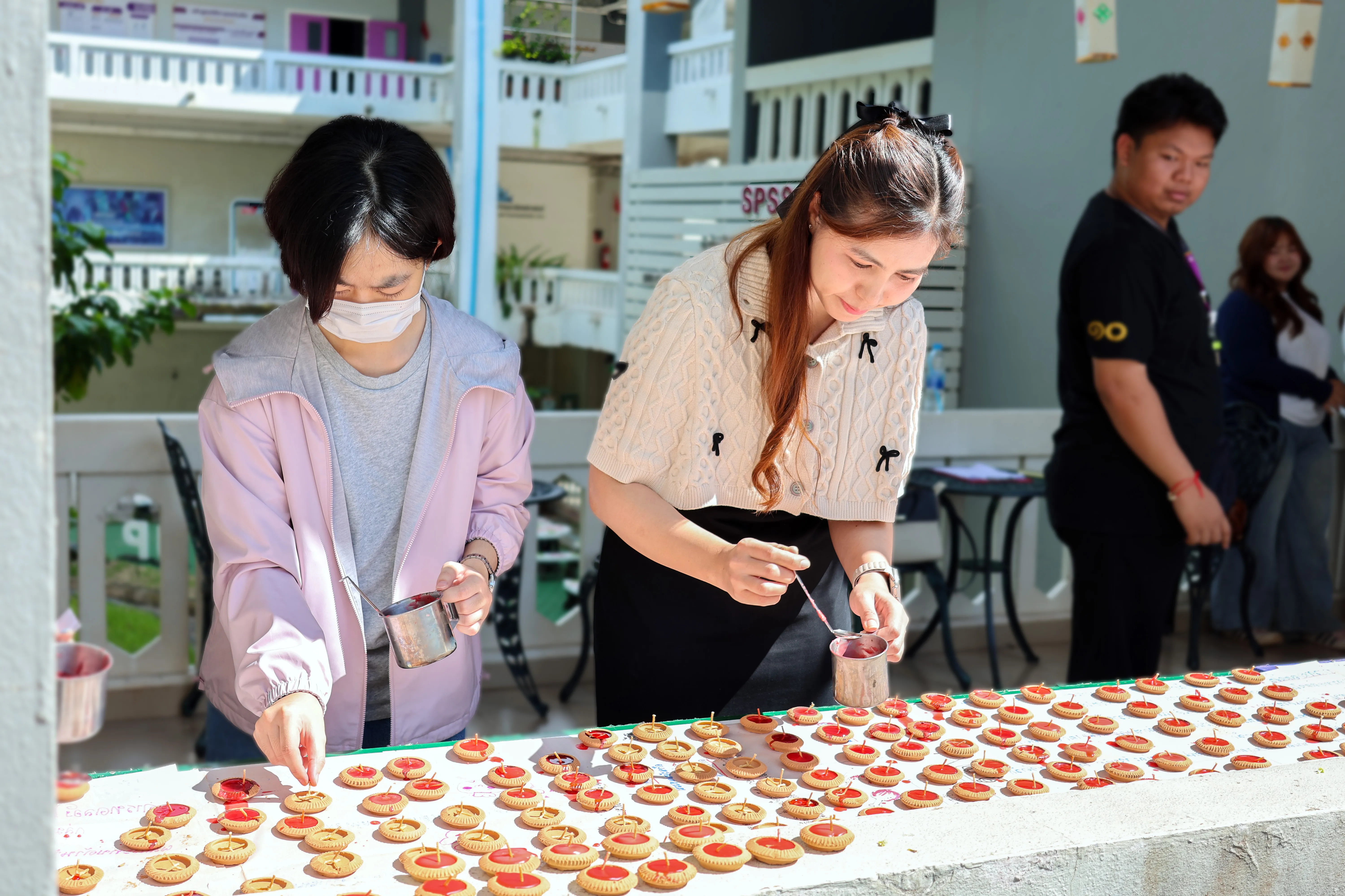คณะรัฐศาสตร์และสังคมศาสตร์ มพ. สืบสานประเพณียี่เป็งล้านนา ในโครงการ “ยี่เป็งรัฐพัฒน์รวมใจ สถิตใน ไทยนิรันดร์” ประจำปี 2568