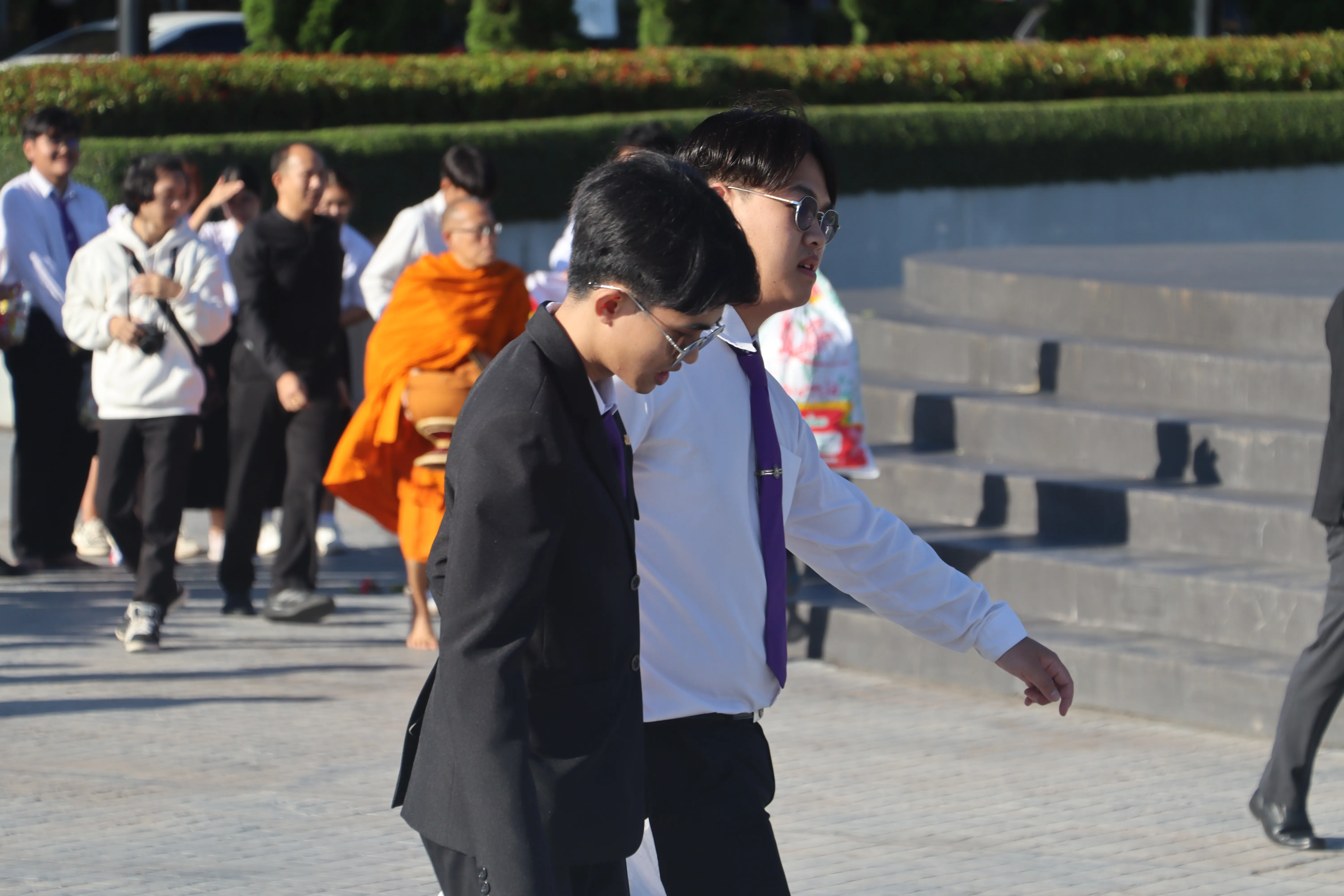 น้อมเกล้าฯ ถวายพระราชกุศล คณะรัฐศาสตร์และสังคมศาสตร์ พร้อมคณะแพทย์-พยาบาล ร่วมเป็นเจ้าภาพหลักในพิธีตักบาตร ณ ลานพระบรมราชานุสาวรีย์สมเด็จพระนเรศวรฯ