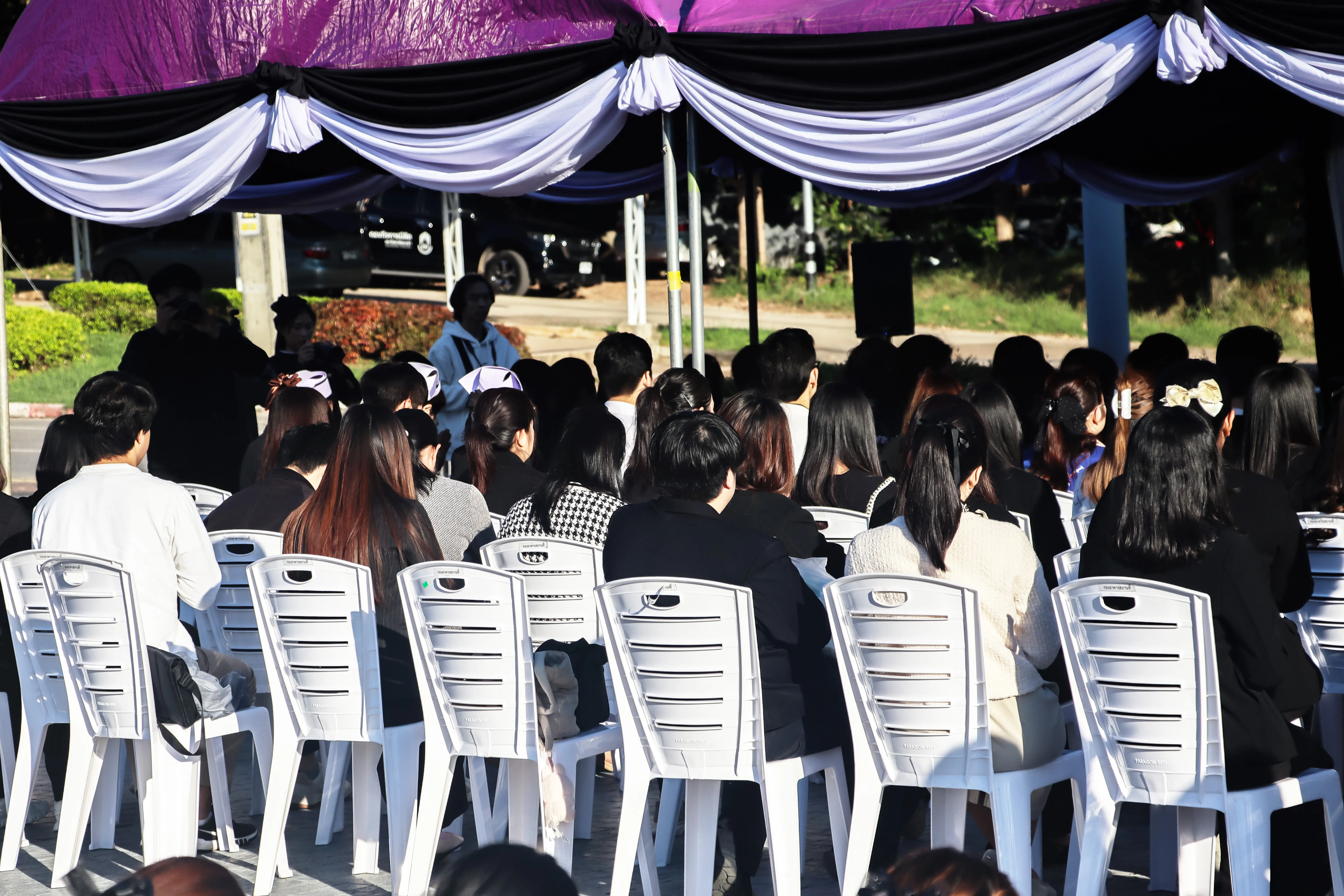 น้อมเกล้าฯ ถวายพระราชกุศล คณะรัฐศาสตร์และสังคมศาสตร์ พร้อมคณะแพทย์-พยาบาล ร่วมเป็นเจ้าภาพหลักในพิธีตักบาตร ณ ลานพระบรมราชานุสาวรีย์สมเด็จพระนเรศวรฯ