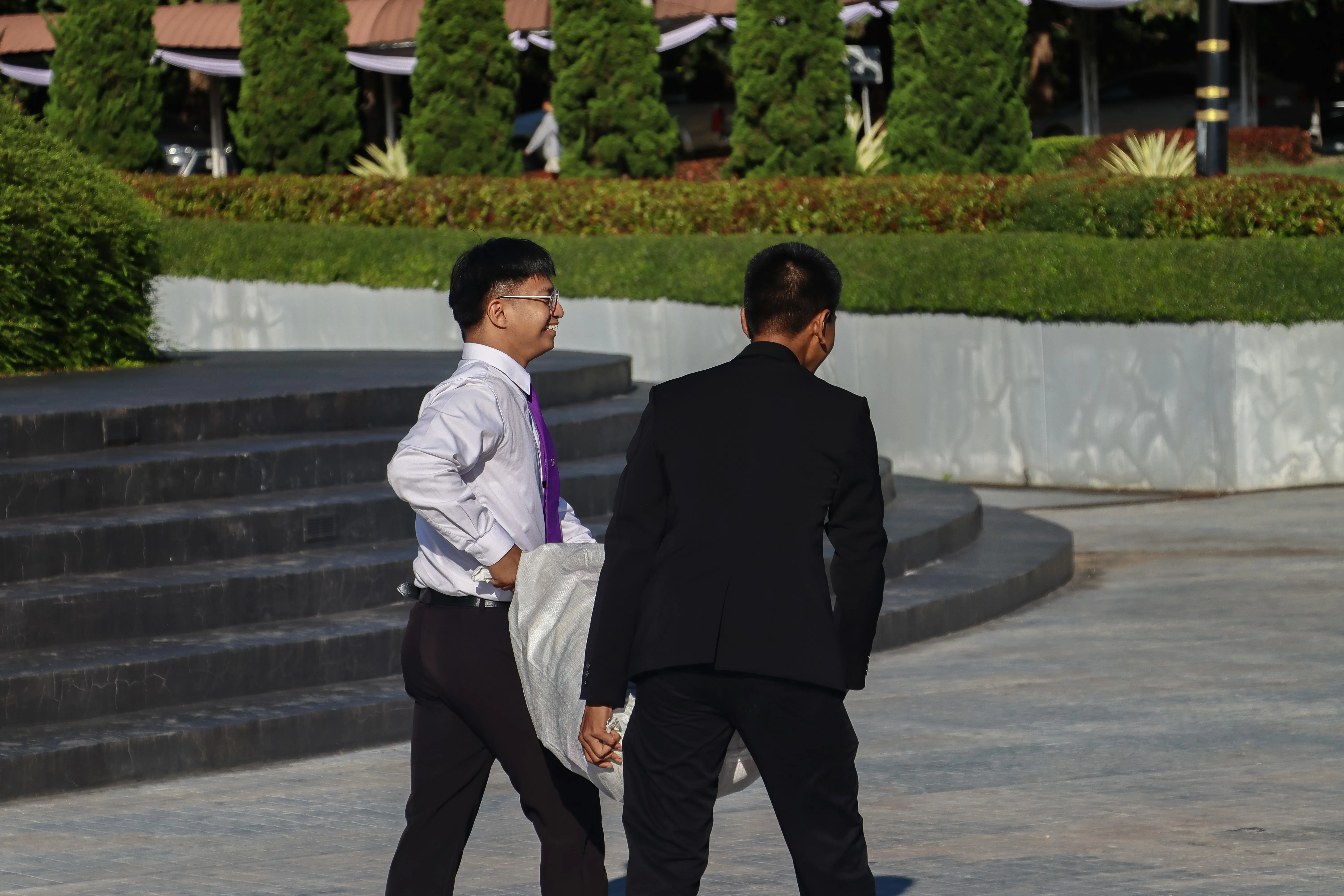 น้อมเกล้าฯ ถวายพระราชกุศล คณะรัฐศาสตร์และสังคมศาสตร์ พร้อมคณะแพทย์-พยาบาล ร่วมเป็นเจ้าภาพหลักในพิธีตักบาตร ณ ลานพระบรมราชานุสาวรีย์สมเด็จพระนเรศวรฯ