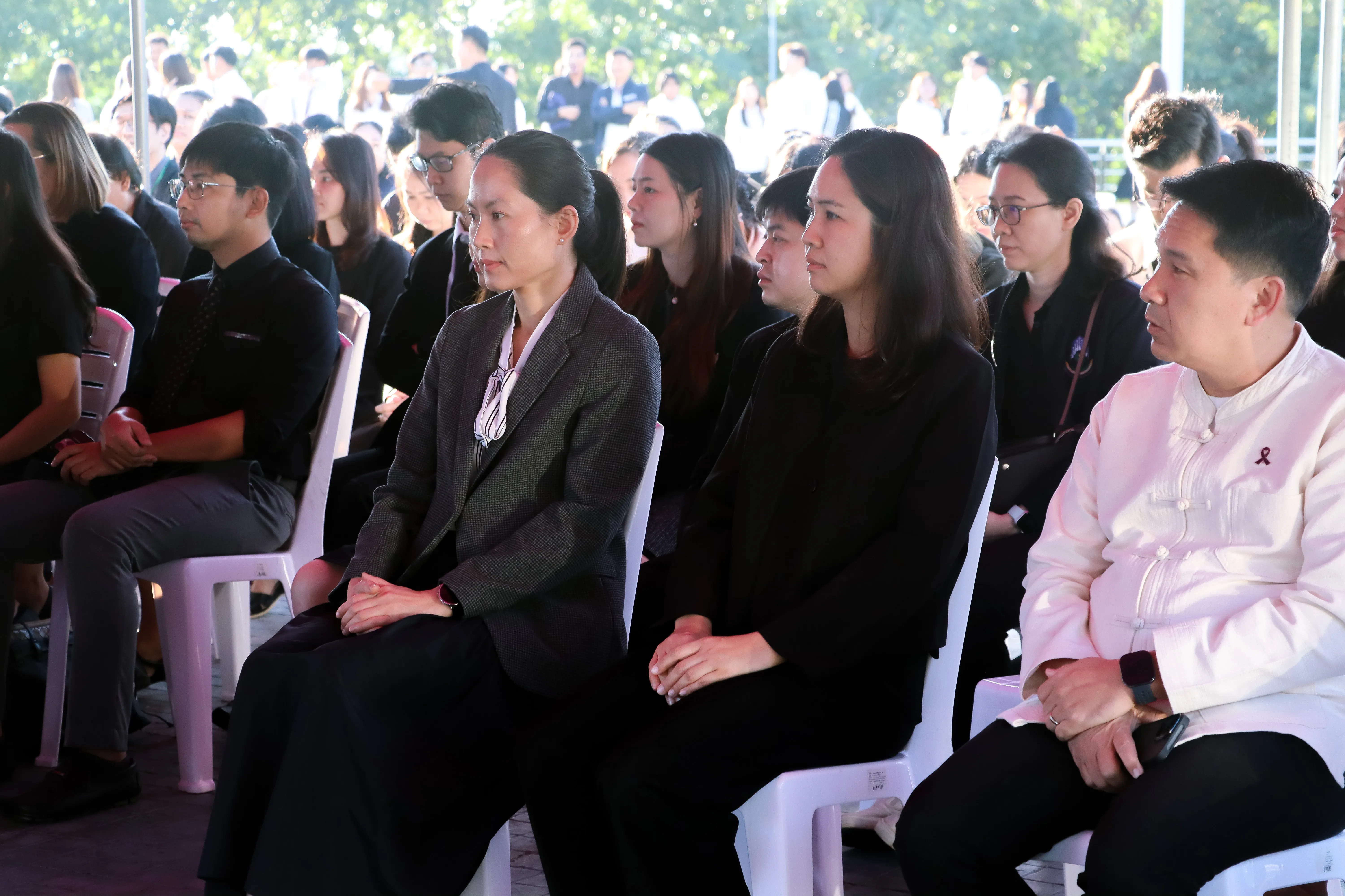 น้อมเกล้าฯ ถวายพระราชกุศล คณะรัฐศาสตร์และสังคมศาสตร์ พร้อมคณะแพทย์-พยาบาล ร่วมเป็นเจ้าภาพหลักในพิธีตักบาตร ณ ลานพระบรมราชานุสาวรีย์สมเด็จพระนเรศวรฯ