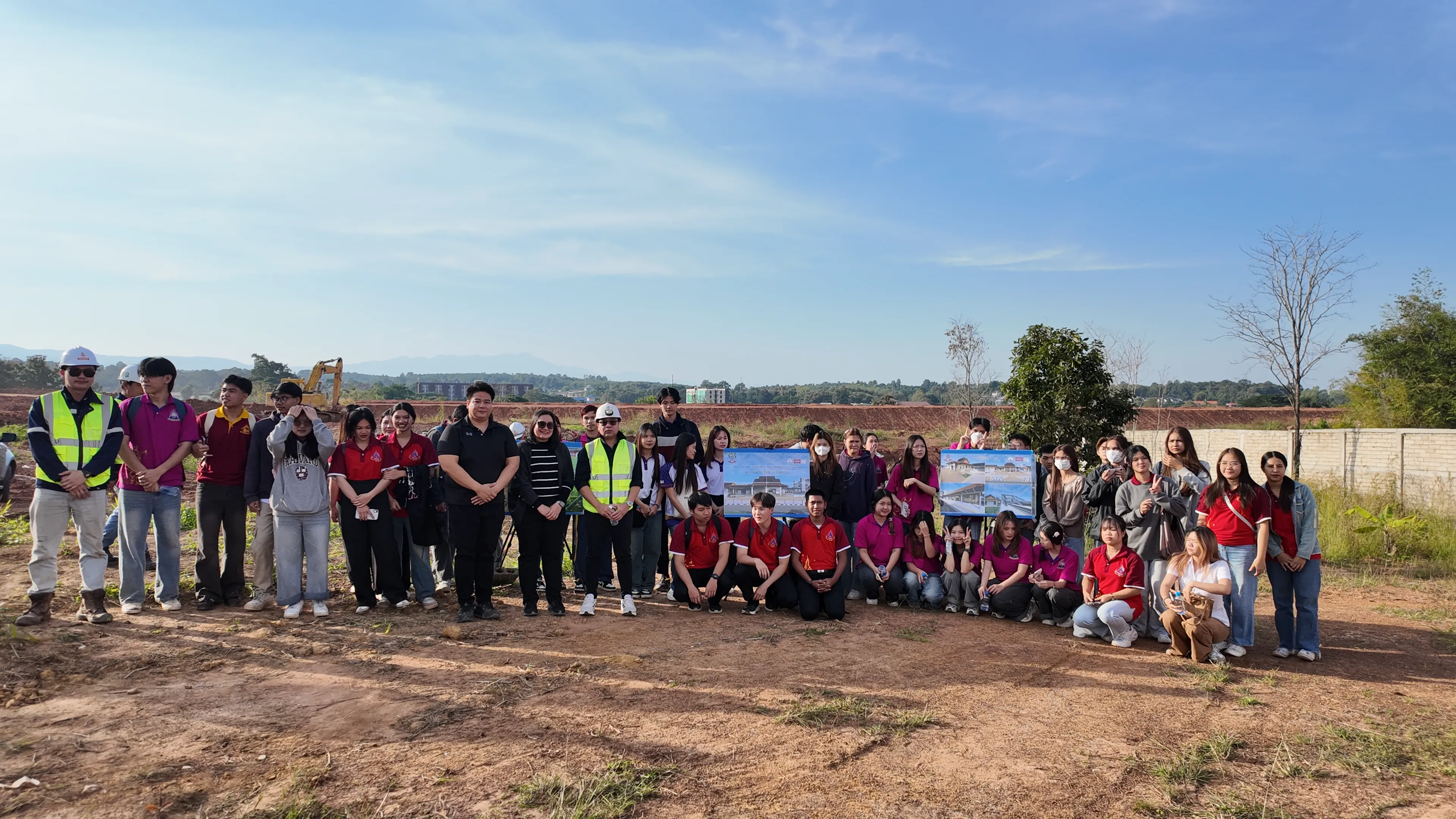 รัฐศาสตร์และสังคมศาสตร์ ม.พะเยา นำทัพนิสิต 95 คน ศึกษาดูงาน "อุโมงค์แม่กา" โครงการรถไฟทางคู่ เพื่อเรียนรู้ 'นโยบายสาธารณะ' และการบริหารโครงการขนาดใหญ่ !