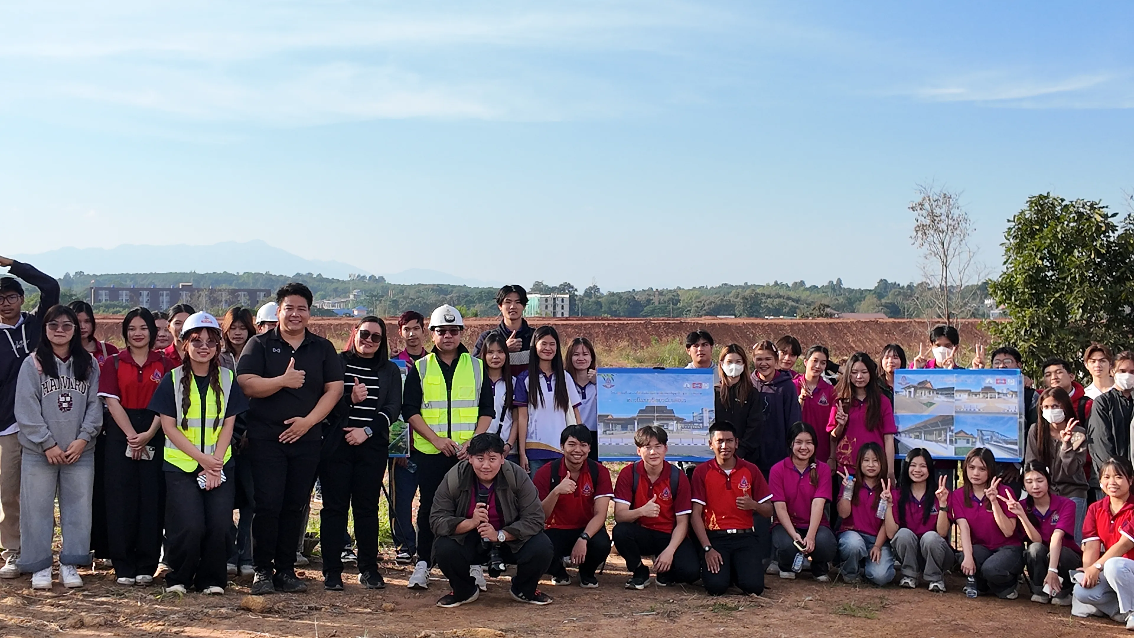 รัฐศาสตร์และสังคมศาสตร์ ม.พะเยา นำทัพนิสิต 95 คน ศึกษาดูงาน "อุโมงค์แม่กา" โครงการรถไฟทางคู่ เพื่อเรียนรู้ 'นโยบายสาธารณะ' และการบริหารโครงการขนาดใหญ่ !