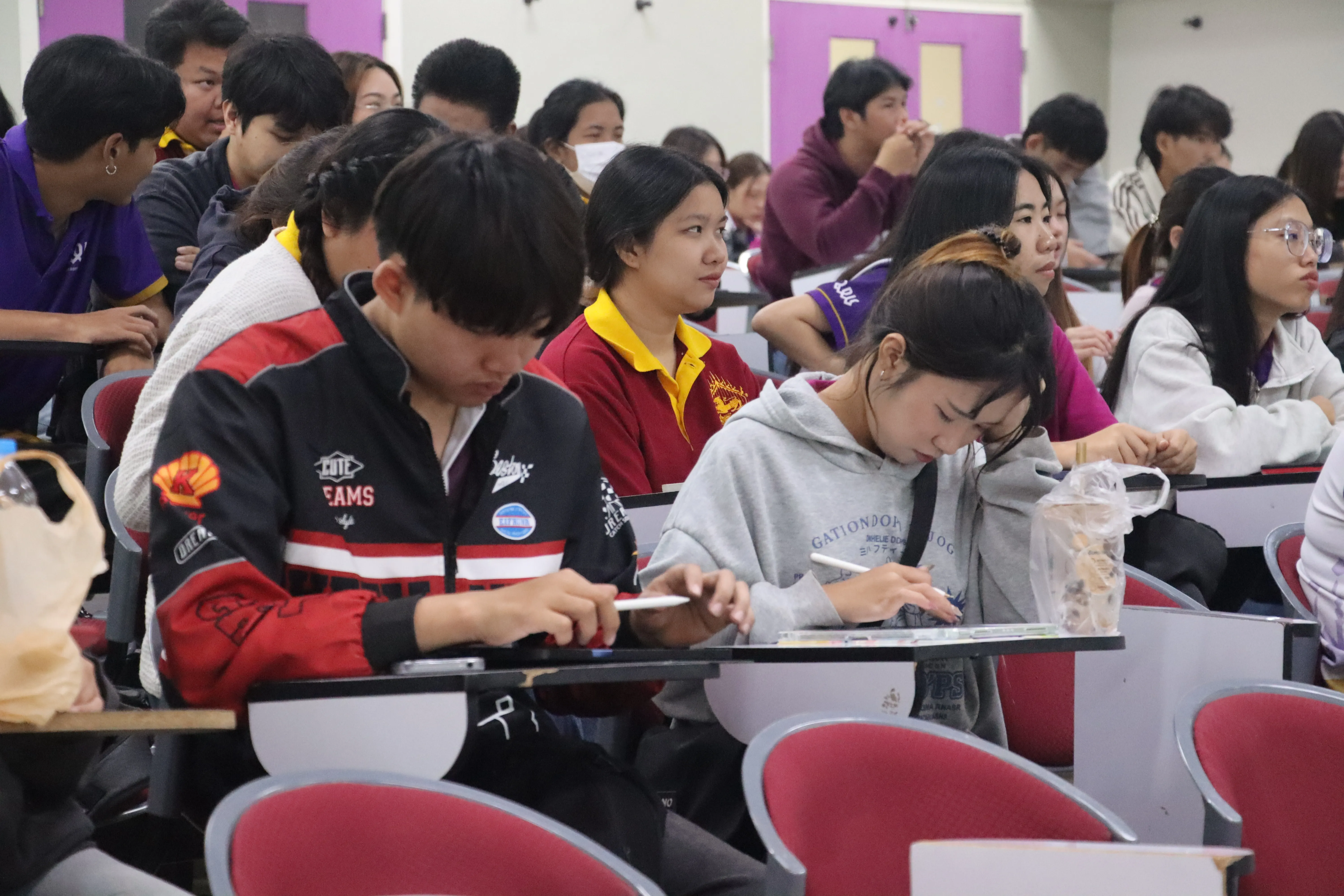 นิสิตรัฐศาสตร์ คณะรัฐศาสตร์และสังคมศาสตร์ มพ. กว่า 148 คน สัมผัสจริงนโยบายรถไฟสายเหนือ เชื่อมภาคเรียนสู่ภาคสนาม