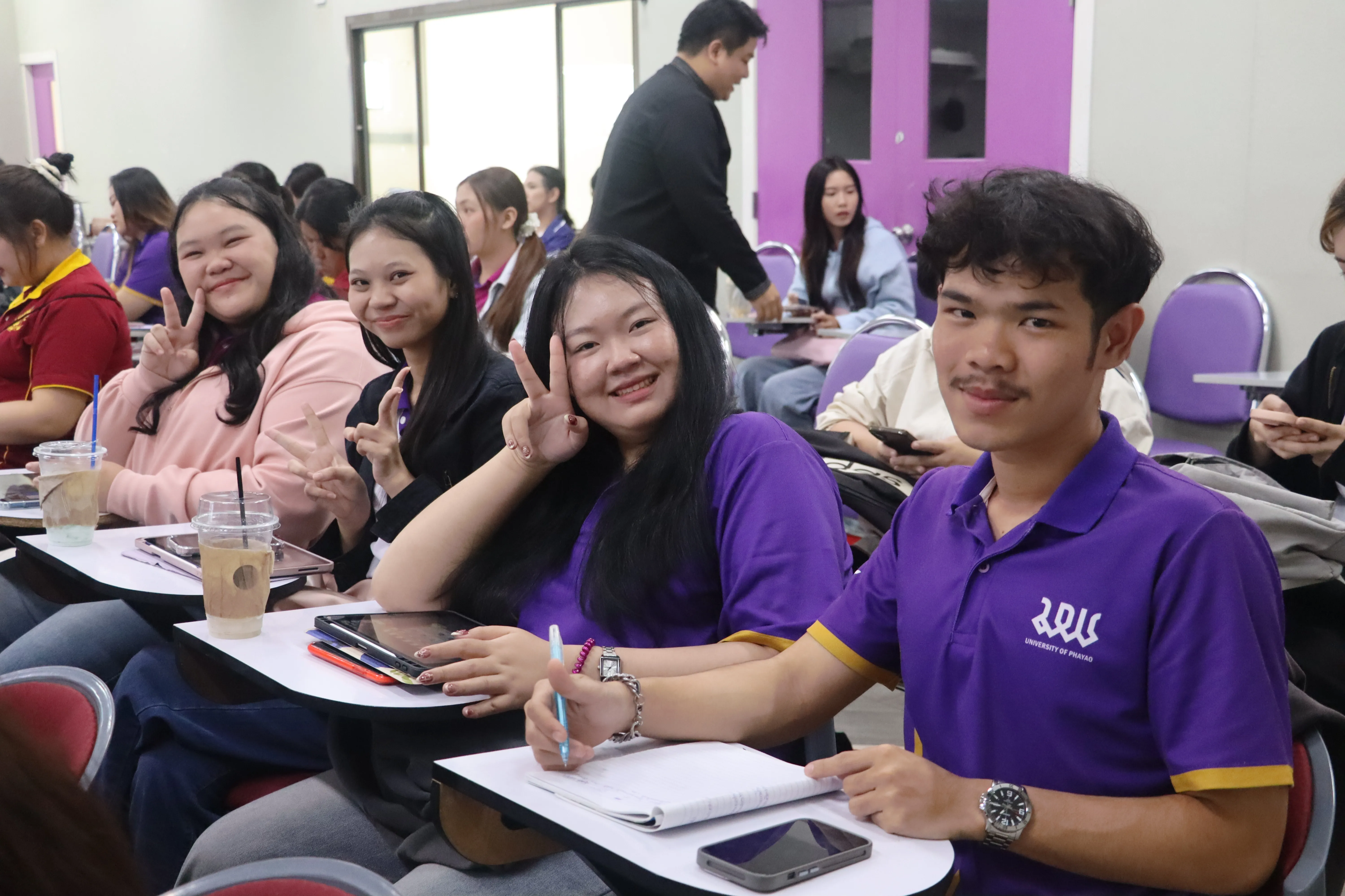 นิสิตรัฐศาสตร์ คณะรัฐศาสตร์และสังคมศาสตร์ มพ. กว่า 148 คน สัมผัสจริงนโยบายรถไฟสายเหนือ เชื่อมภาคเรียนสู่ภาคสนาม