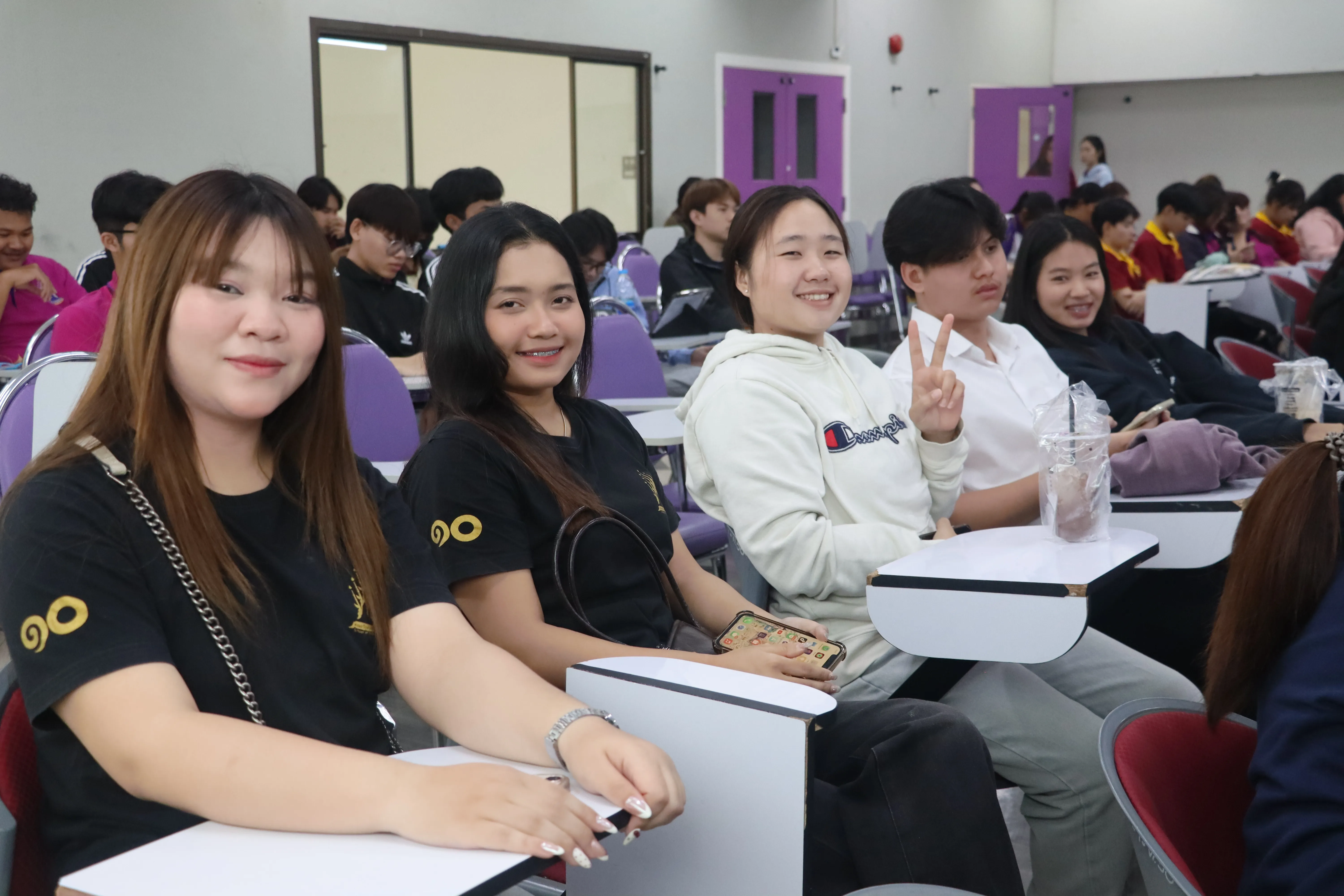 นิสิตรัฐศาสตร์ คณะรัฐศาสตร์และสังคมศาสตร์ มพ. กว่า 148 คน สัมผัสจริงนโยบายรถไฟสายเหนือ เชื่อมภาคเรียนสู่ภาคสนาม