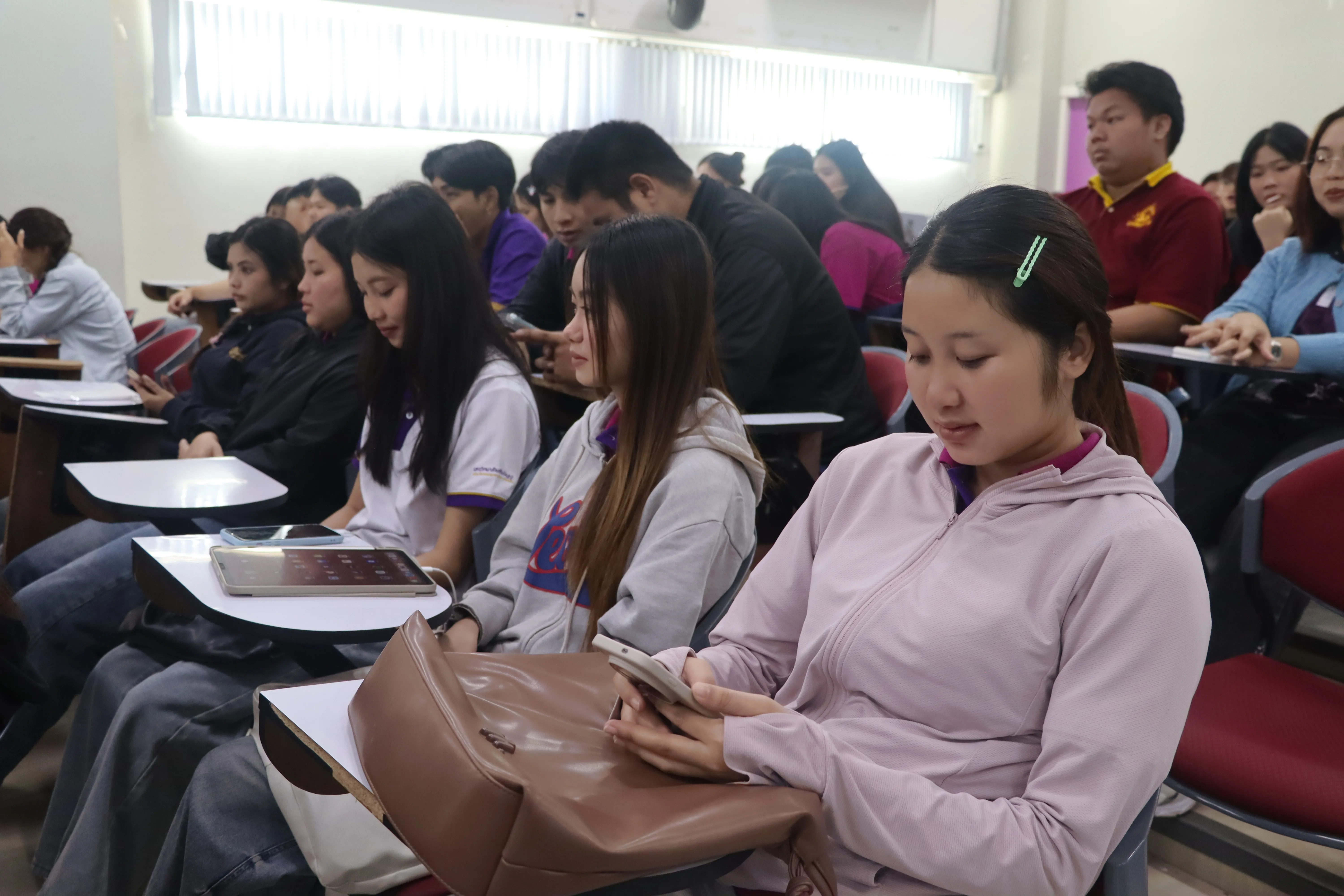 นิสิตรัฐศาสตร์ คณะรัฐศาสตร์และสังคมศาสตร์ มพ. กว่า 148 คน สัมผัสจริงนโยบายรถไฟสายเหนือ เชื่อมภาคเรียนสู่ภาคสนาม