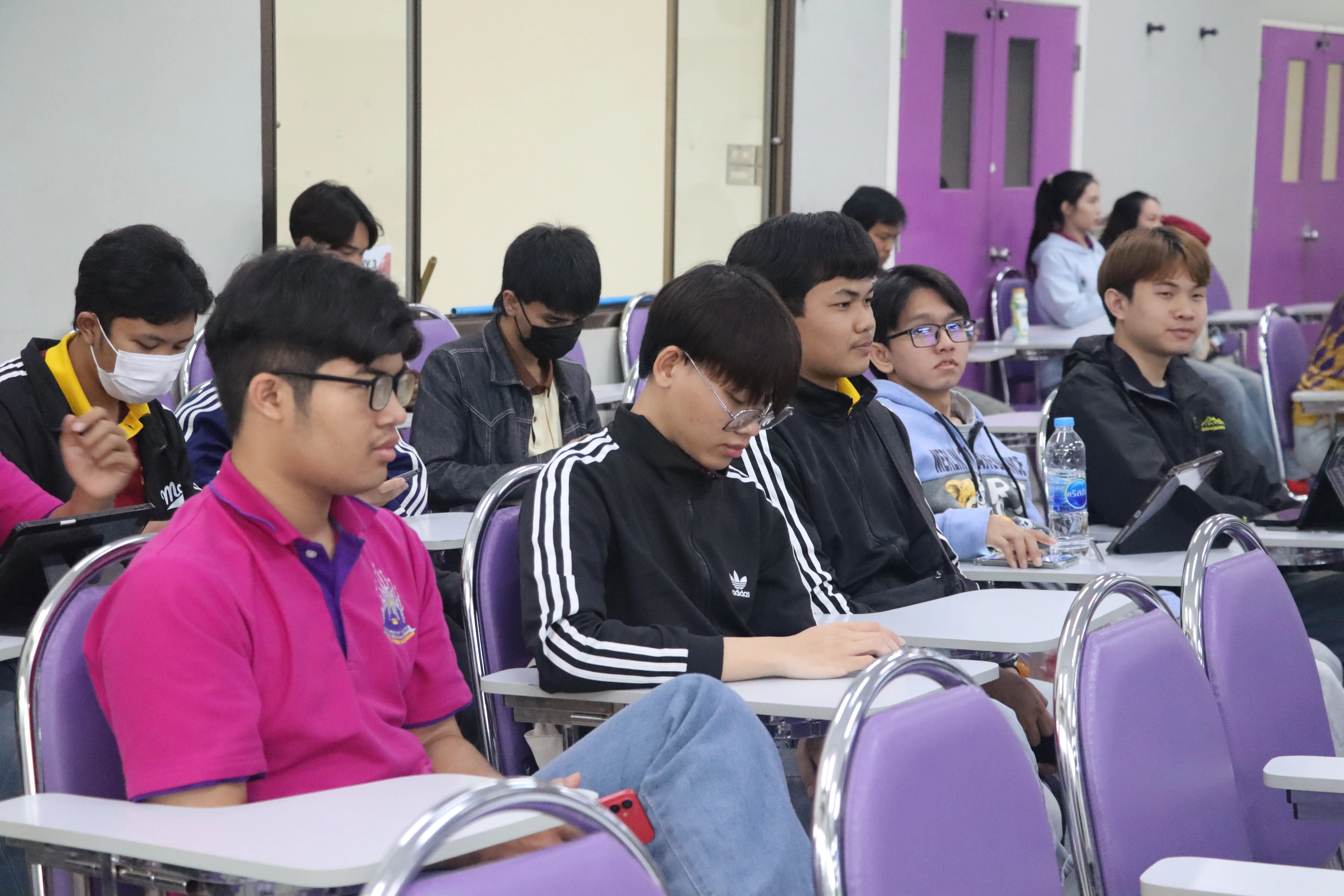 นิสิตรัฐศาสตร์ คณะรัฐศาสตร์และสังคมศาสตร์ มพ. กว่า 148 คน สัมผัสจริงนโยบายรถไฟสายเหนือ เชื่อมภาคเรียนสู่ภาคสนาม