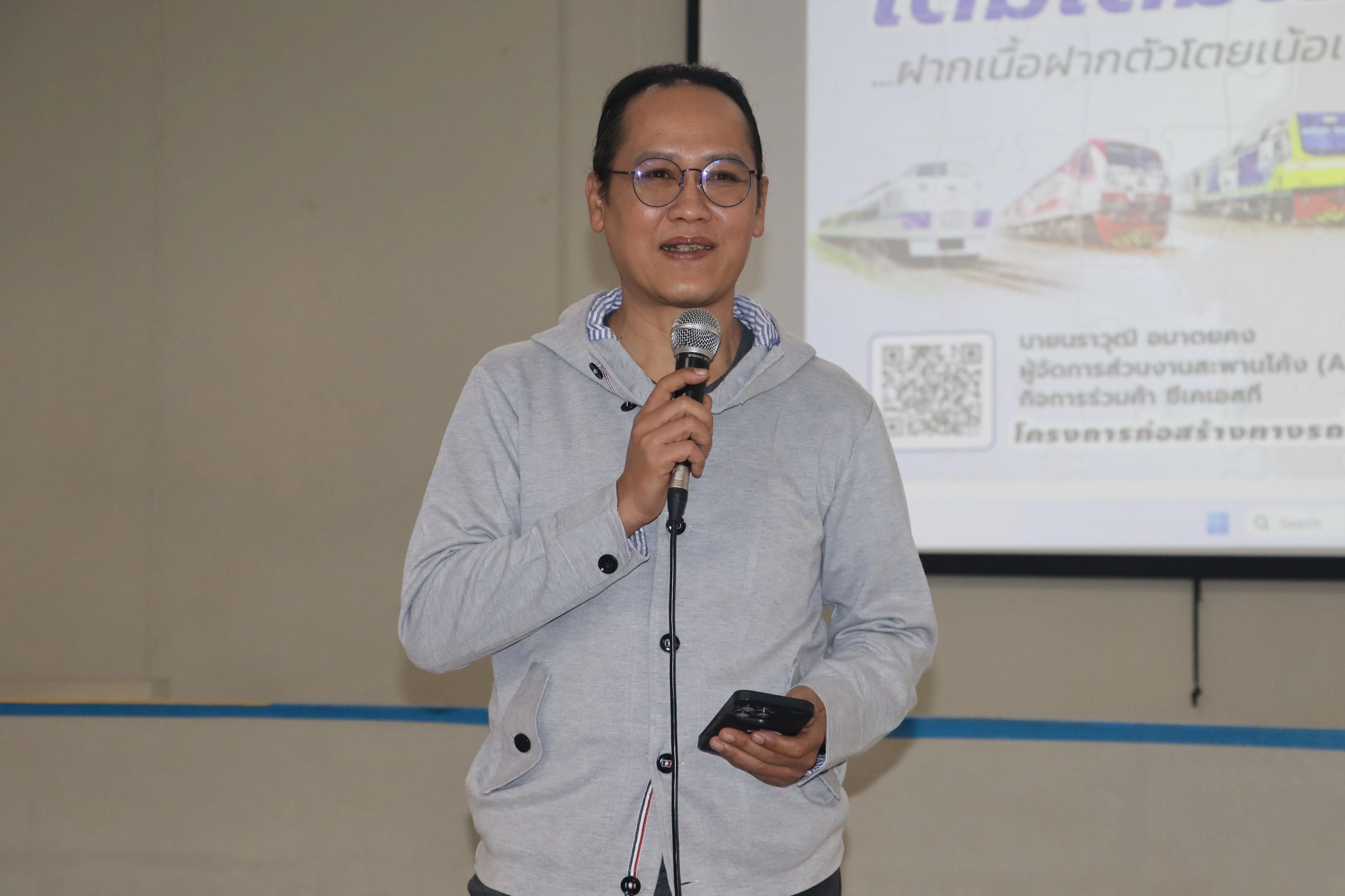 นิสิตรัฐศาสตร์ คณะรัฐศาสตร์และสังคมศาสตร์ มพ. กว่า 148 คน สัมผัสจริงนโยบายรถไฟสายเหนือ เชื่อมภาคเรียนสู่ภาคสนาม