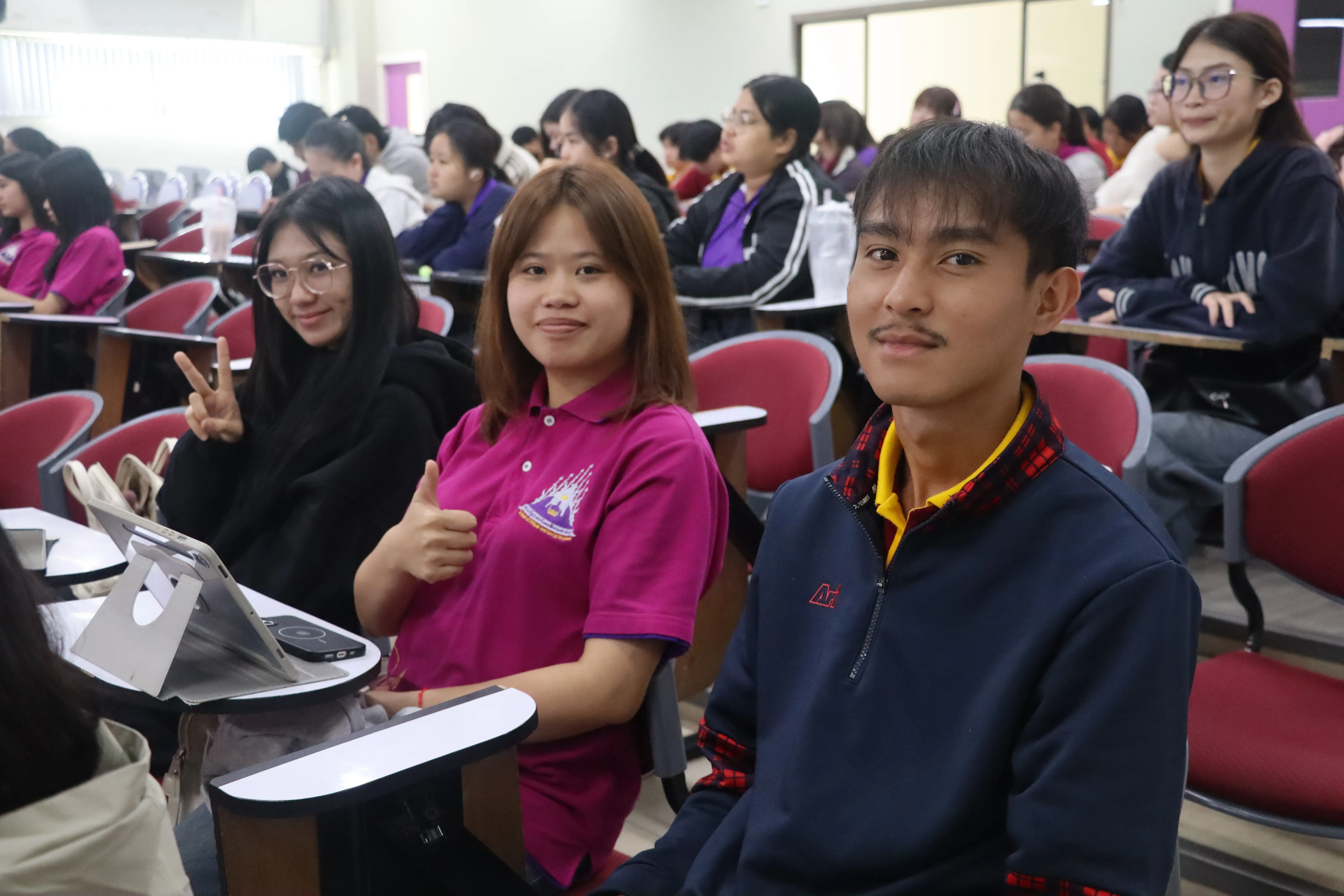 นิสิตรัฐศาสตร์ คณะรัฐศาสตร์และสังคมศาสตร์ มพ. กว่า 148 คน สัมผัสจริงนโยบายรถไฟสายเหนือ เชื่อมภาคเรียนสู่ภาคสนาม