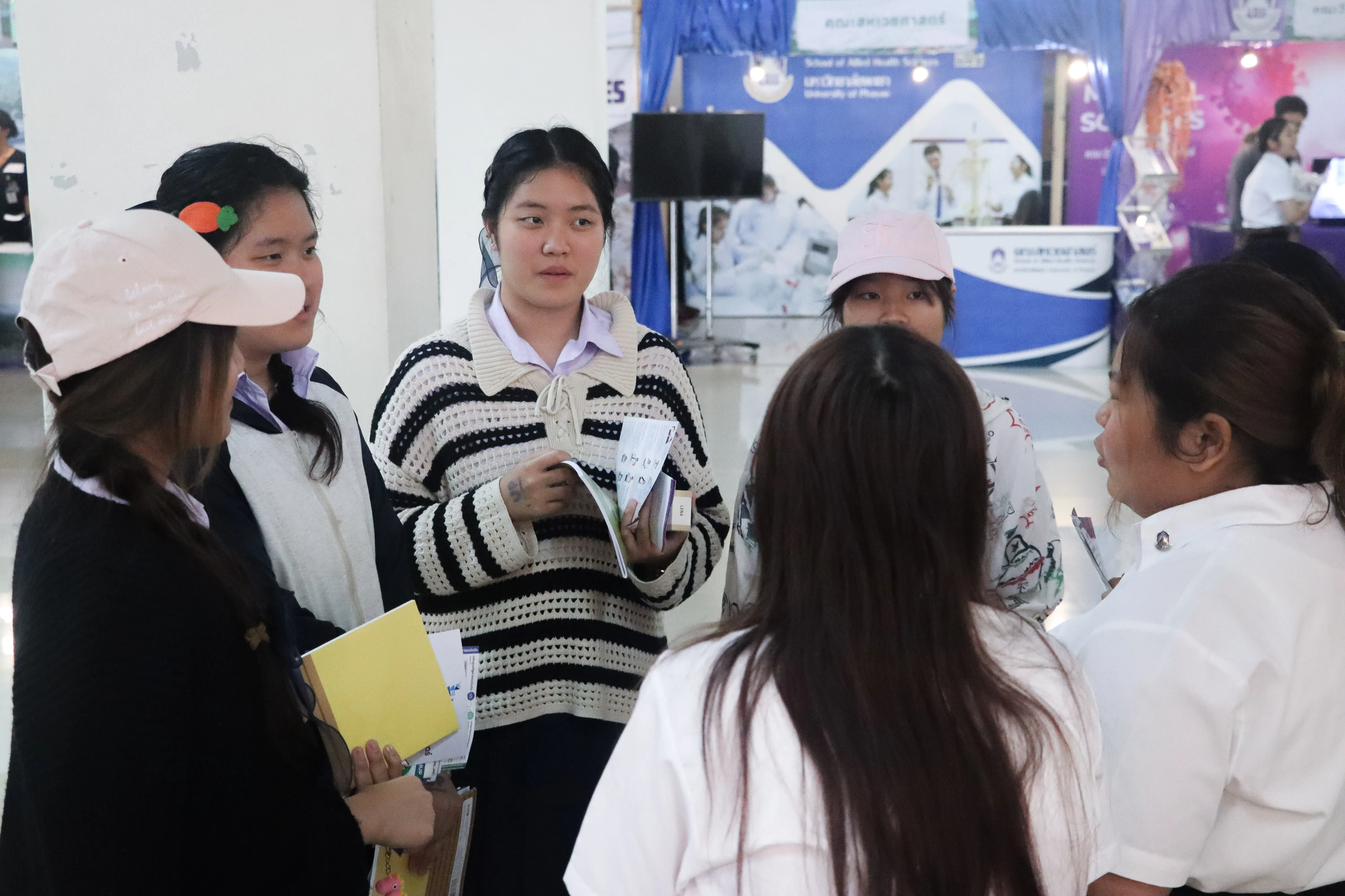 คึกคัก! คณะรัฐศาสตร์และสังคมศาสตร์ ม.พะเยา แนะแนวการศึกษา 4 หลักสูตรฮิต ในงาน Open House 2026 มหาวิทยาลัยพะเยา