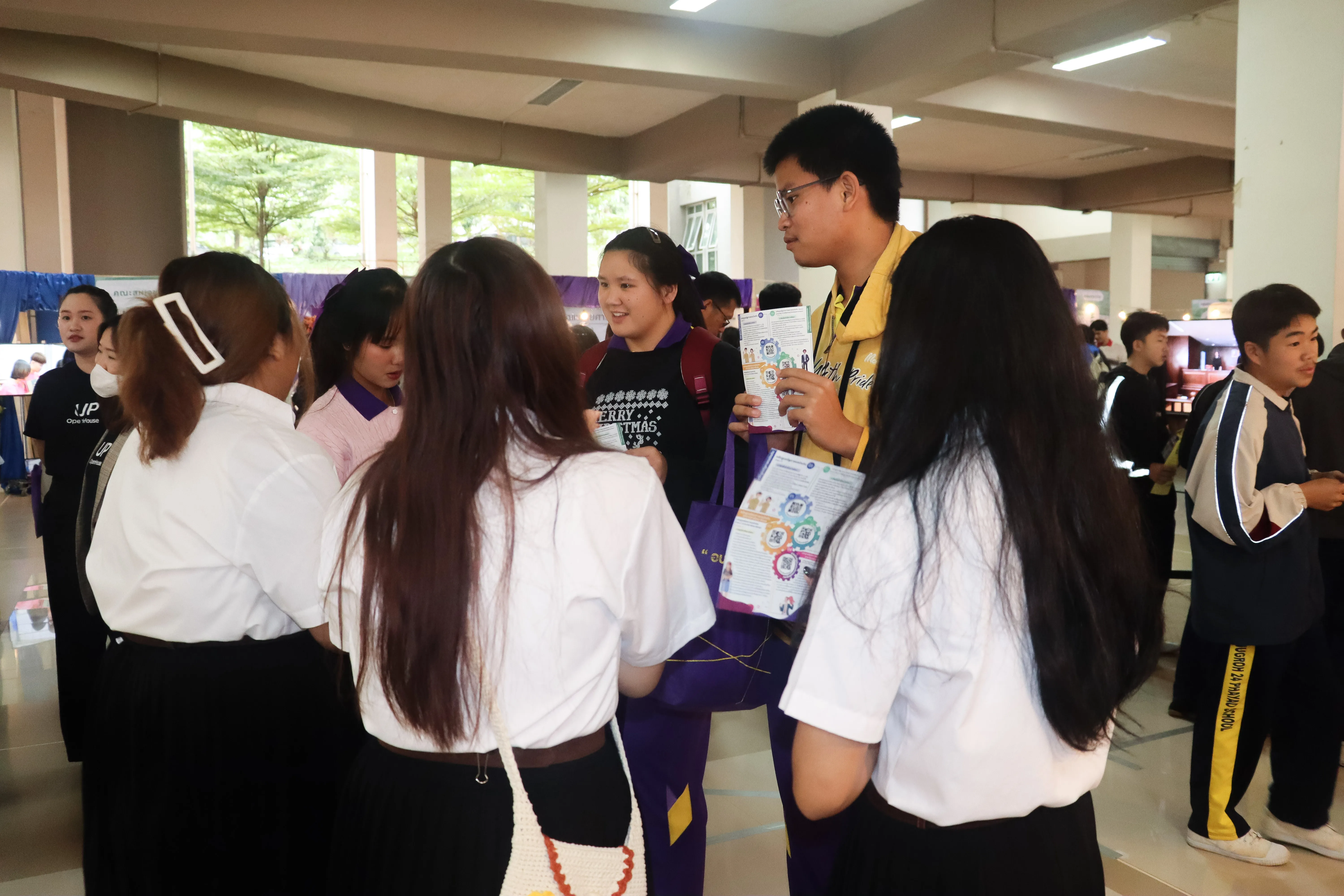 คึกคัก! คณะรัฐศาสตร์และสังคมศาสตร์ ม.พะเยา แนะแนวการศึกษา 4 หลักสูตรฮิต ในงาน Open House 2026 มหาวิทยาลัยพะเยา