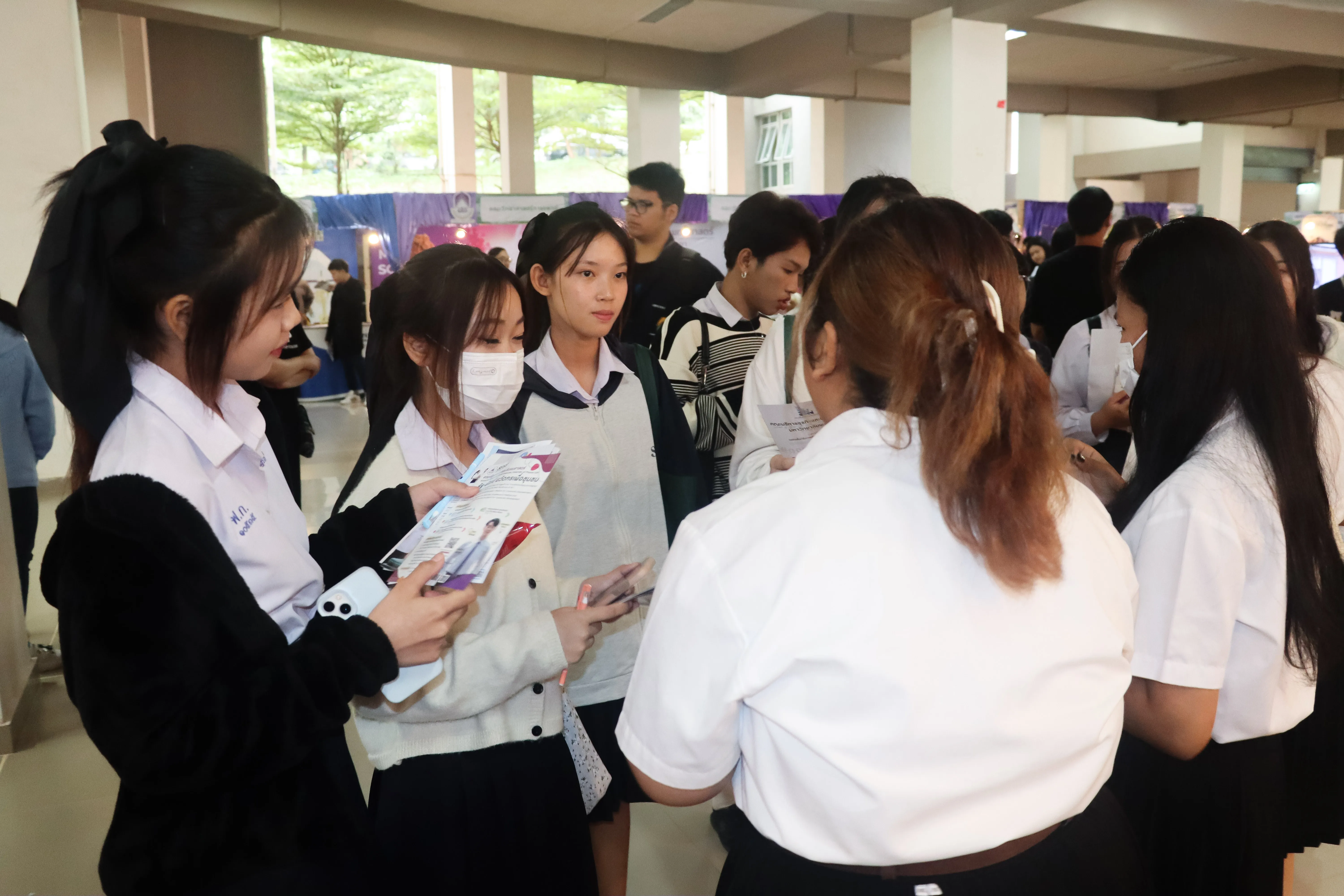 คึกคัก! คณะรัฐศาสตร์และสังคมศาสตร์ ม.พะเยา แนะแนวการศึกษา 4 หลักสูตรฮิต ในงาน Open House 2026 มหาวิทยาลัยพะเยา