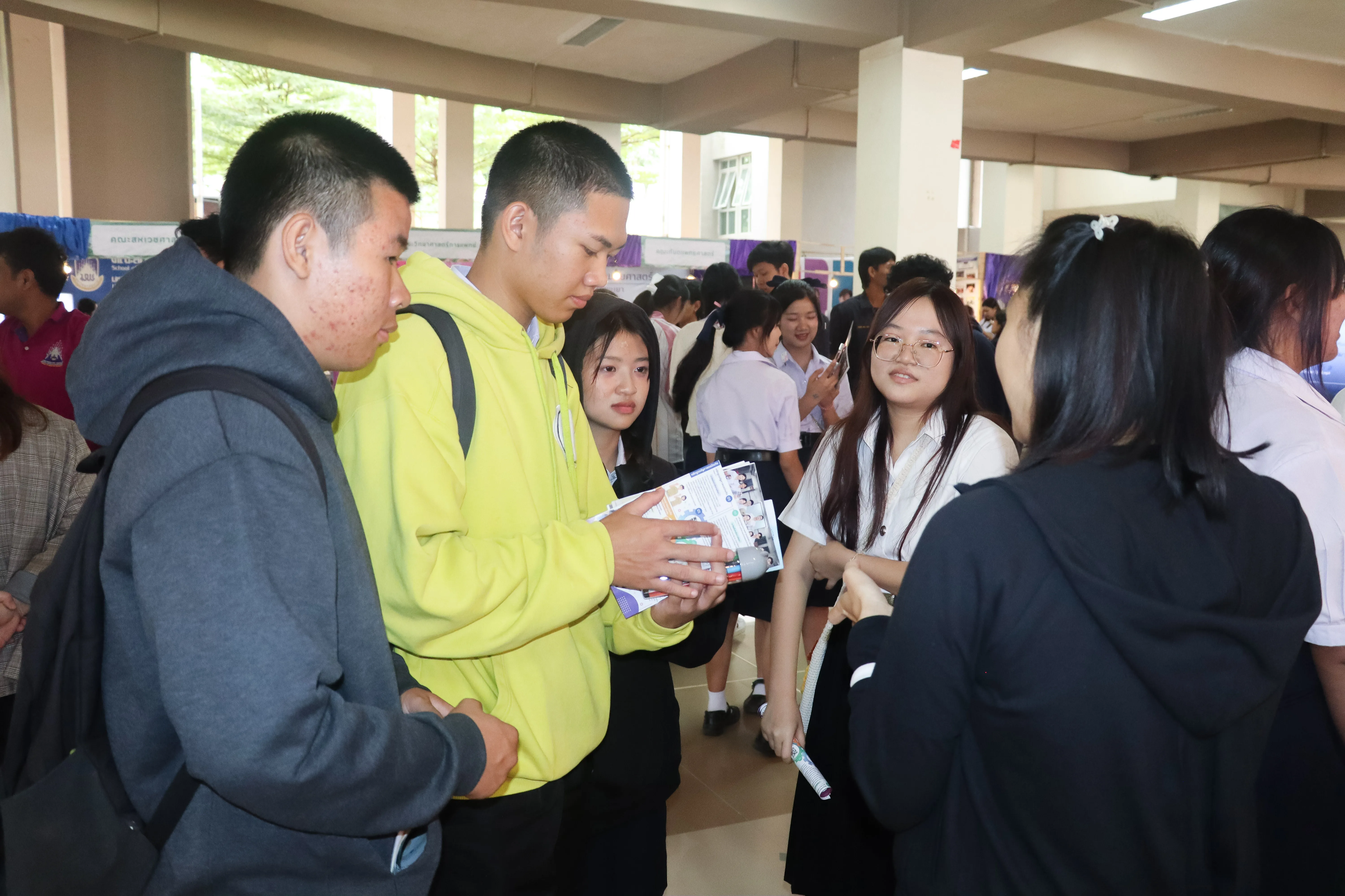 คึกคัก! คณะรัฐศาสตร์และสังคมศาสตร์ ม.พะเยา แนะแนวการศึกษา 4 หลักสูตรฮิต ในงาน Open House 2026 มหาวิทยาลัยพะเยา