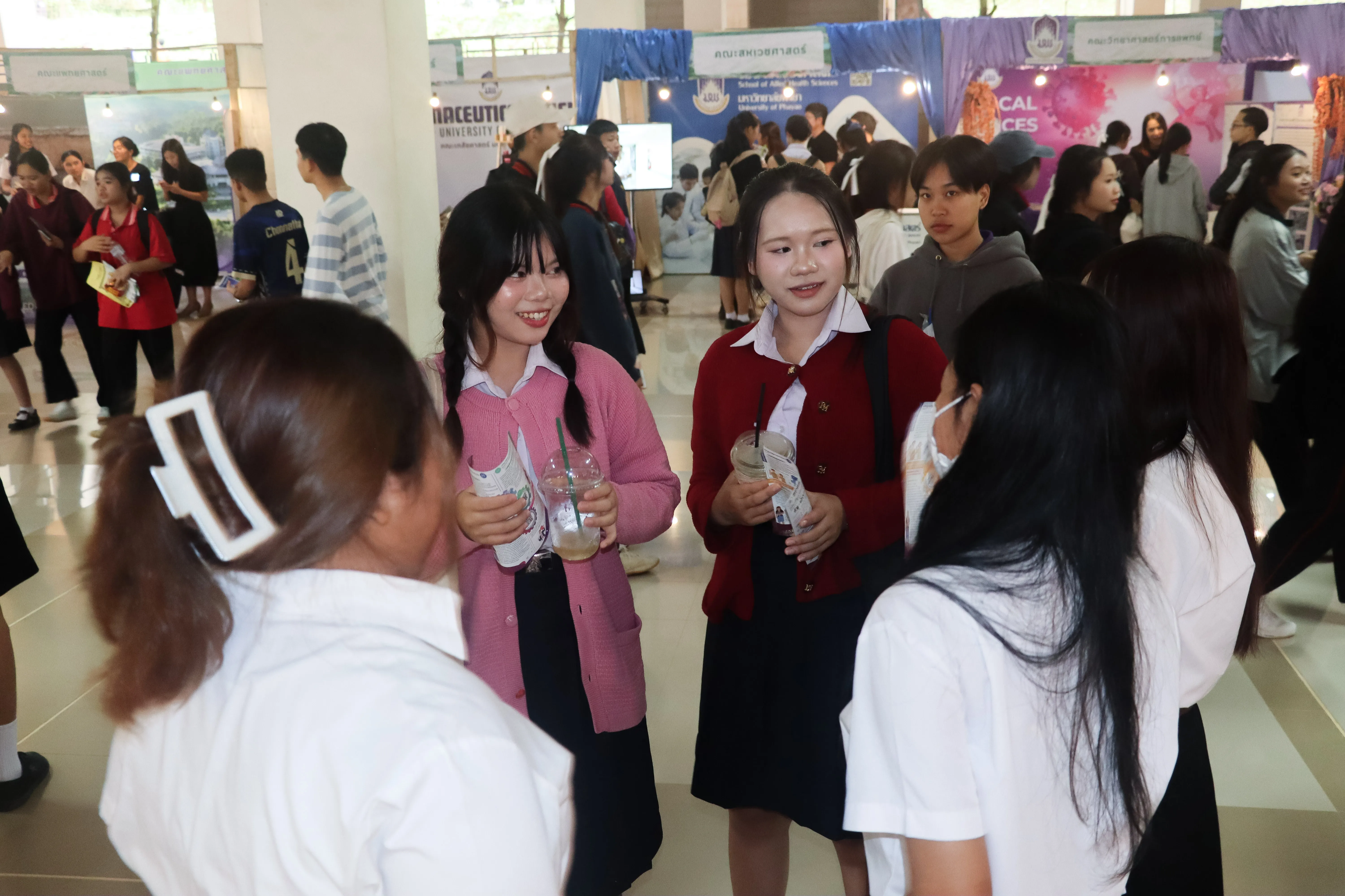 คึกคัก! คณะรัฐศาสตร์และสังคมศาสตร์ ม.พะเยา แนะแนวการศึกษา 4 หลักสูตรฮิต ในงาน Open House 2026 มหาวิทยาลัยพะเยา