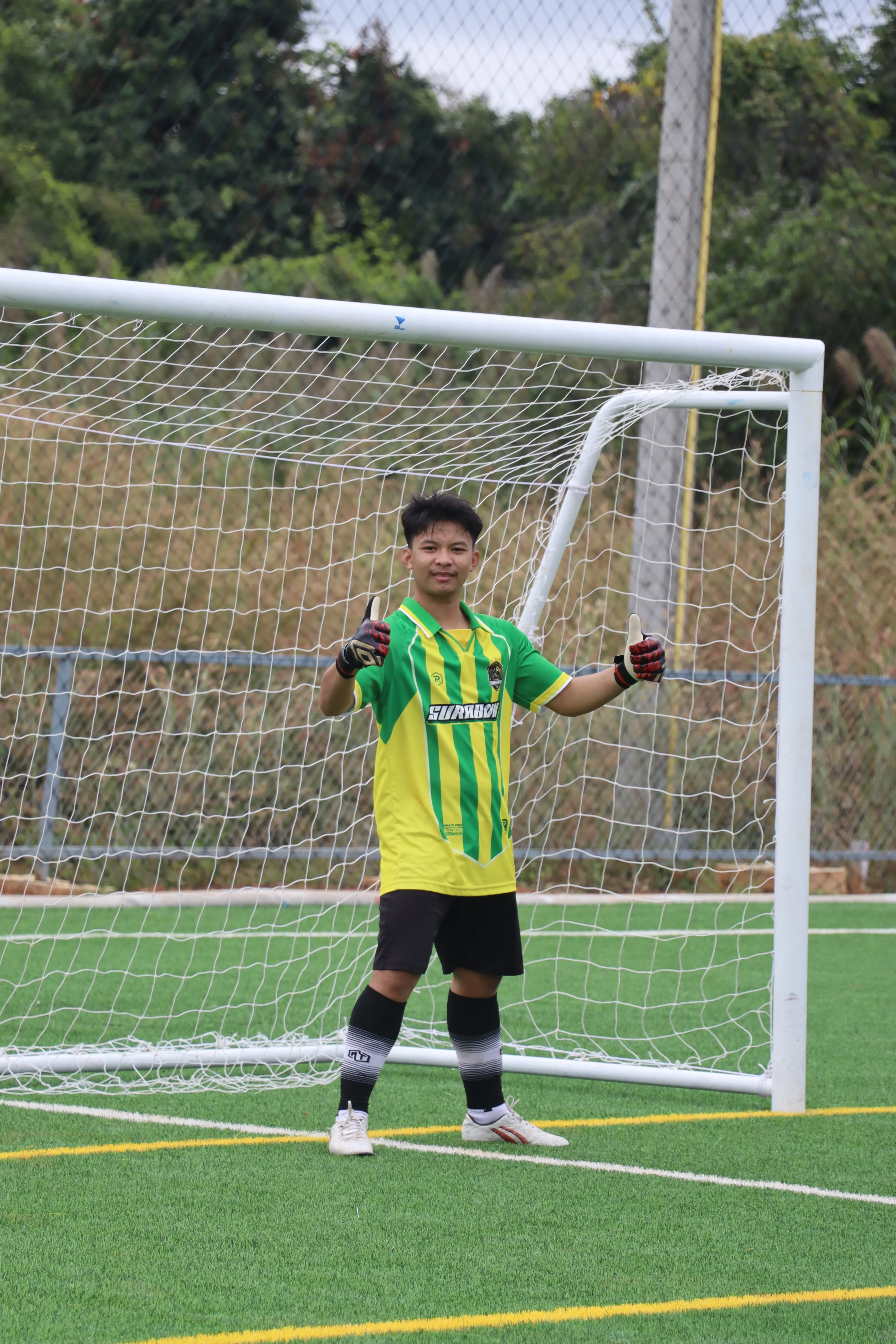 มิตรภาพบนสนามเขียว ! ชมรมกีฬาฟุตบอล - ฟุตซอล คณะรัฐศาสตร์และสังคมศาสตร์ มพ. จัดการแข่งขันฟุตบอลกระชับมิตร สานสัมพันธ์นิสิตกว่า 200 คน