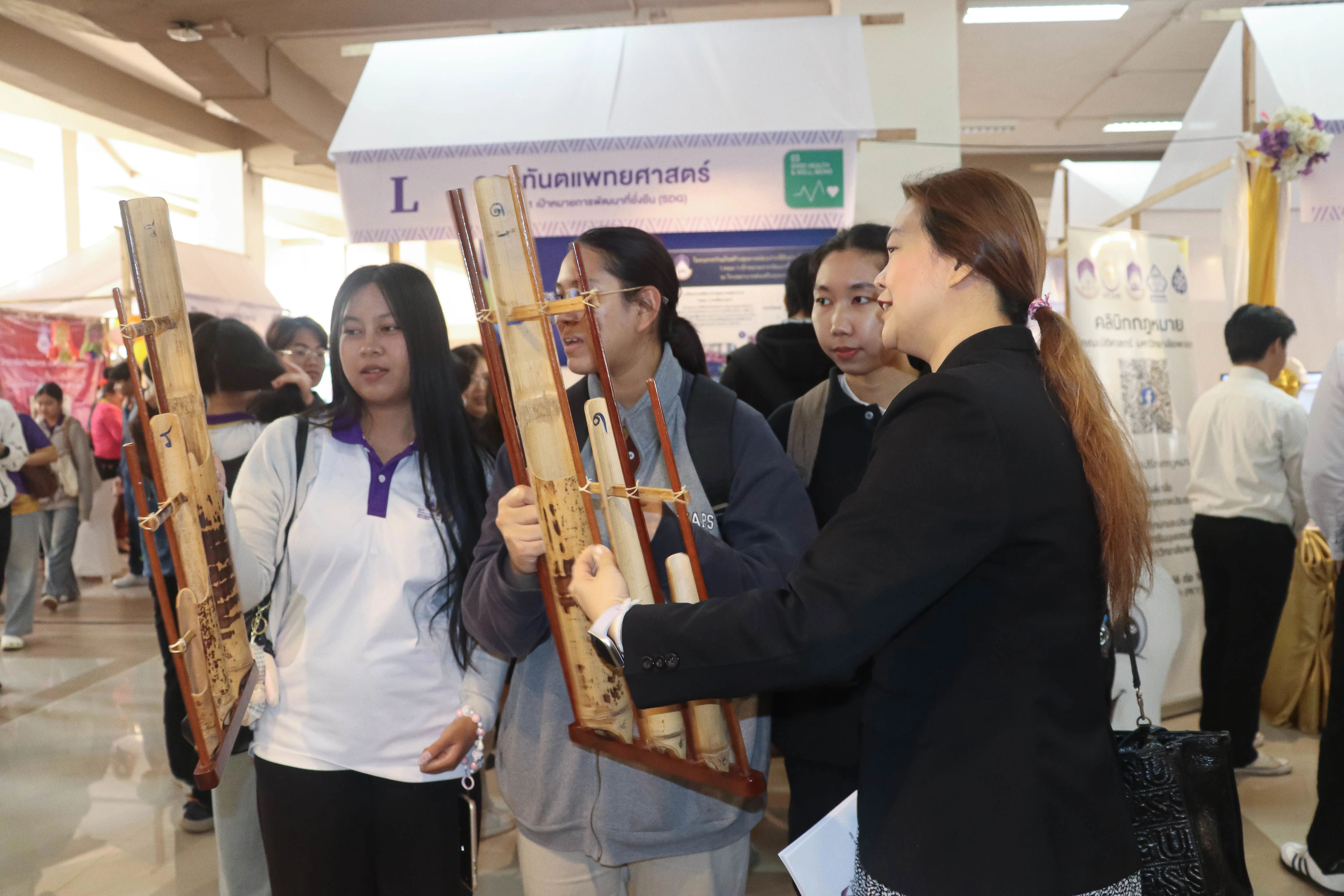 คณะรัฐศาสตร์และสังคมศาสตร์ มหาวิทยาลัยพะเยา “คว้ารางวัลระดับเหรียญทอง” โครงการ 1 คณะ 1 SDG ในงานประชุมวิชาการระดับชาติพะเยาวิจัย ครั้งที่ 15