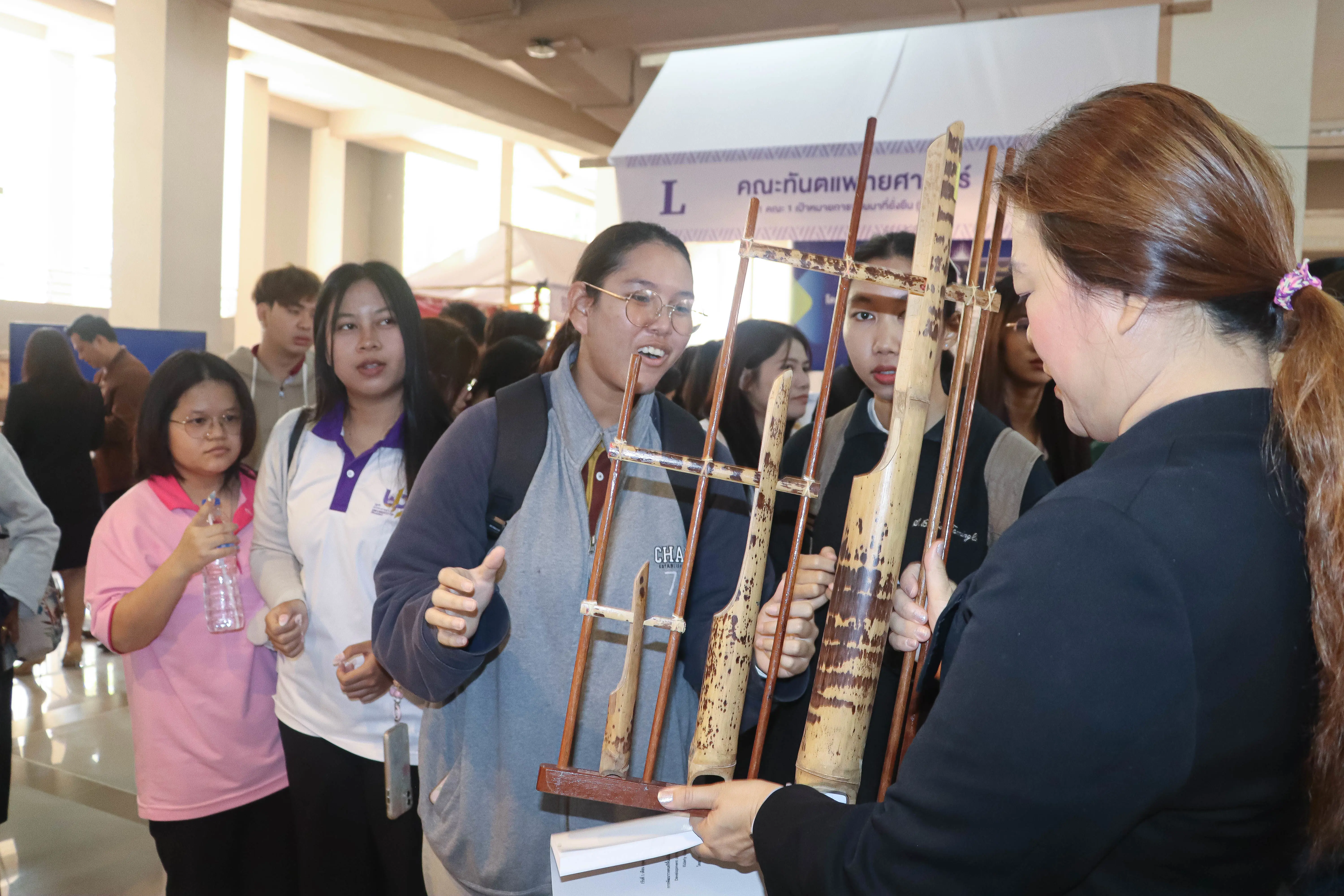 คณะรัฐศาสตร์และสังคมศาสตร์ มหาวิทยาลัยพะเยา “คว้ารางวัลระดับเหรียญทอง” โครงการ 1 คณะ 1 SDG ในงานประชุมวิชาการระดับชาติพะเยาวิจัย ครั้งที่ 15