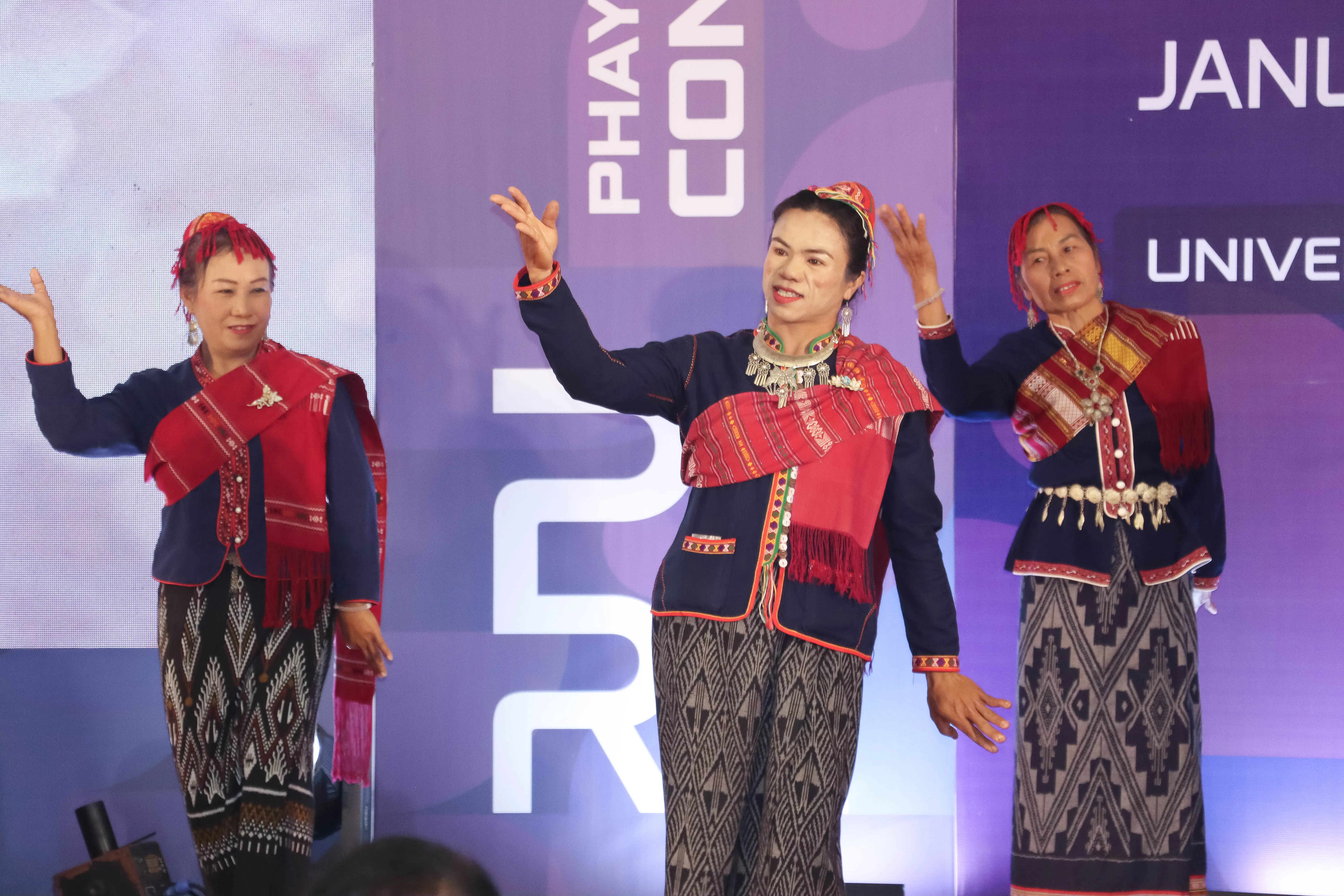 คณะรัฐศาสตร์และสังคมศาสตร์ มหาวิทยาลัยพะเยา “คว้ารางวัลระดับเหรียญทอง” โครงการ 1 คณะ 1 SDG ในงานประชุมวิชาการระดับชาติพะเยาวิจัย ครั้งที่ 15