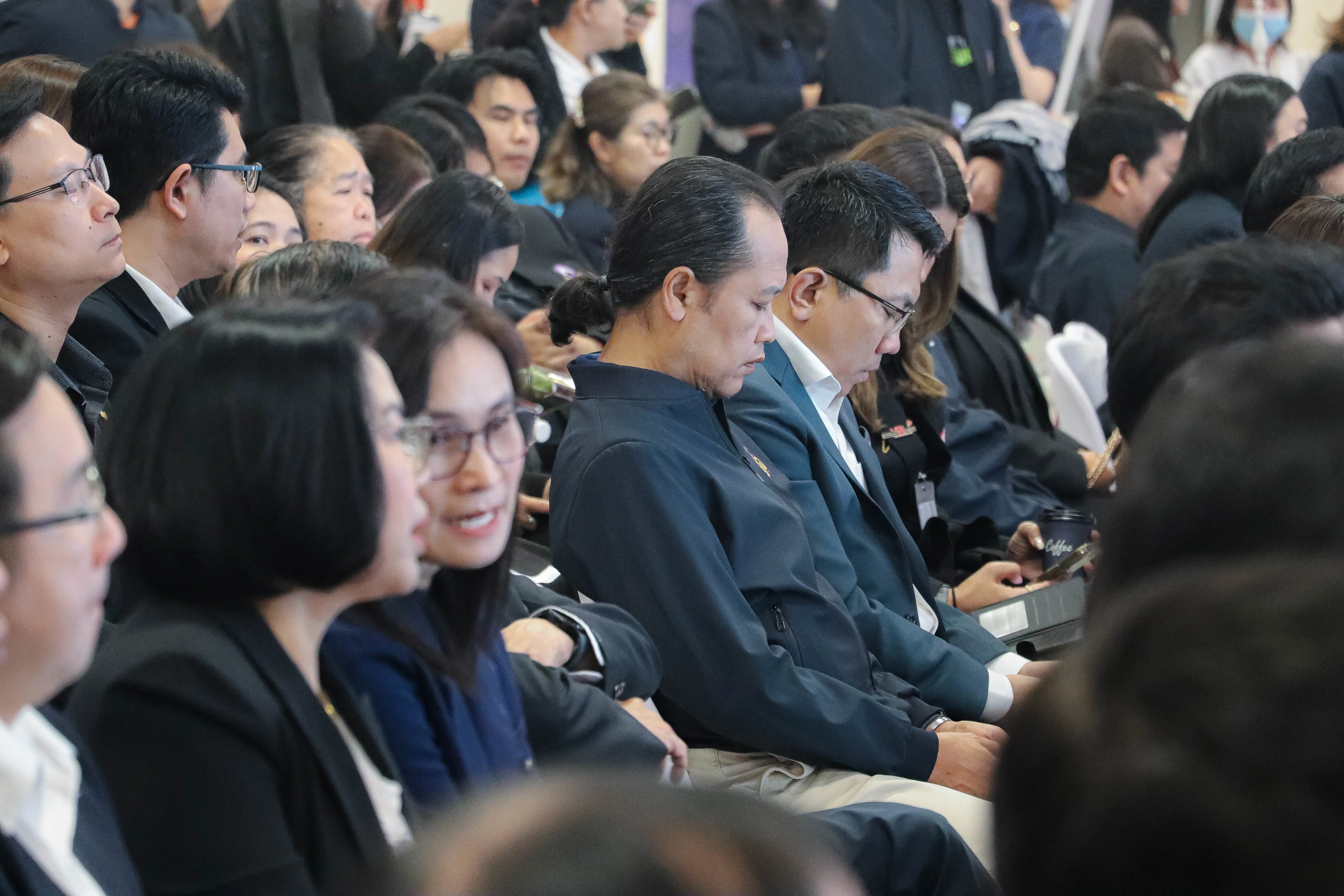 คณะรัฐศาสตร์และสังคมศาสตร์ มหาวิทยาลัยพะเยา รับมอบป้ายพื้นที่การเรียนรู้ Reinventing University หนุนเศรษฐกิจสร้างสรรค์จังหวัดพะเยาภายใต้กรอบการพัฒนาที่ยั่งยืน