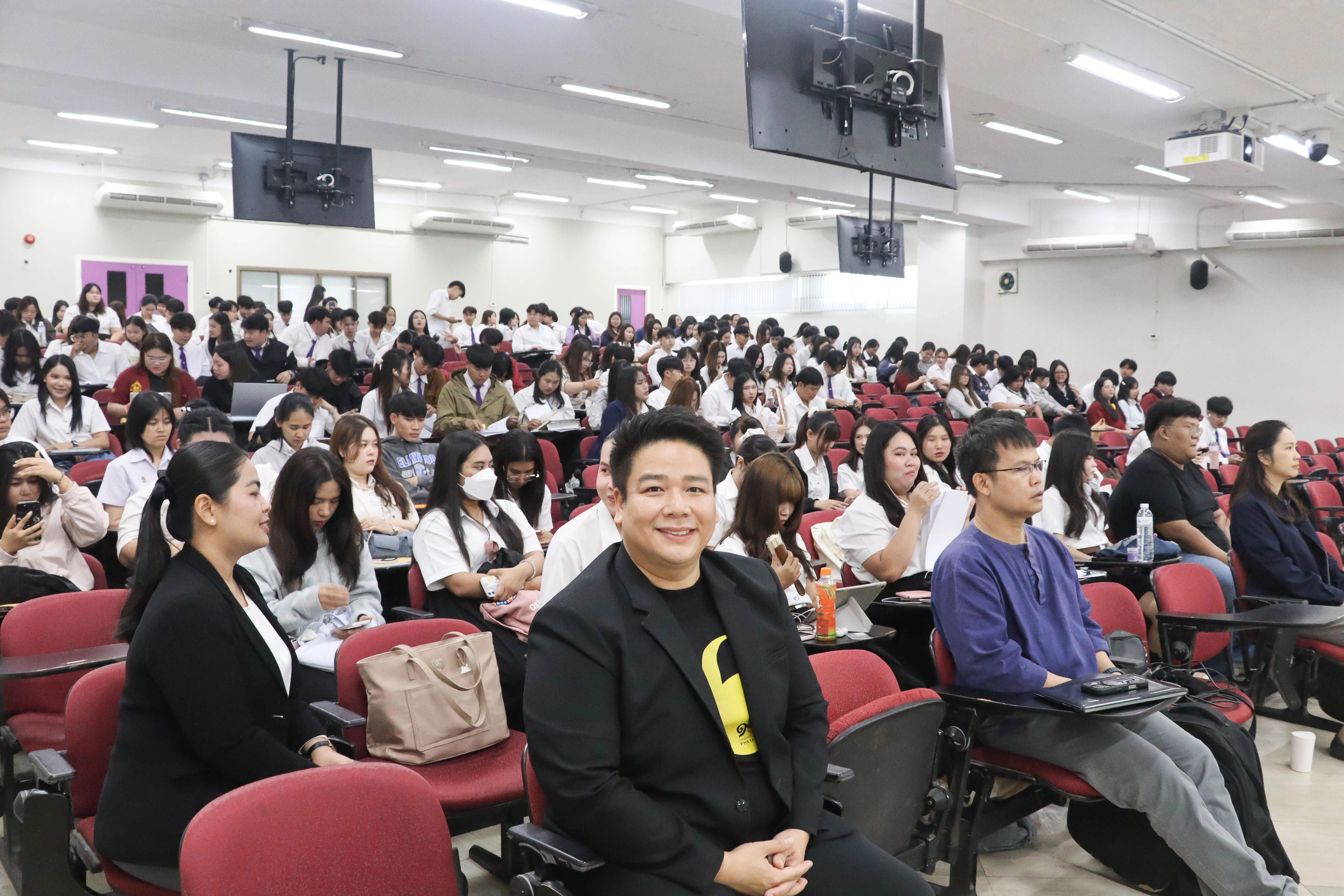 คณะรัฐศาสตร์และสังคมศาสตร์ จัดโครงการปัจฉิมนิเทศและบายเนียร์นิสิตชั้นปีที่ 4 ประจำปีการศึกษา 2568