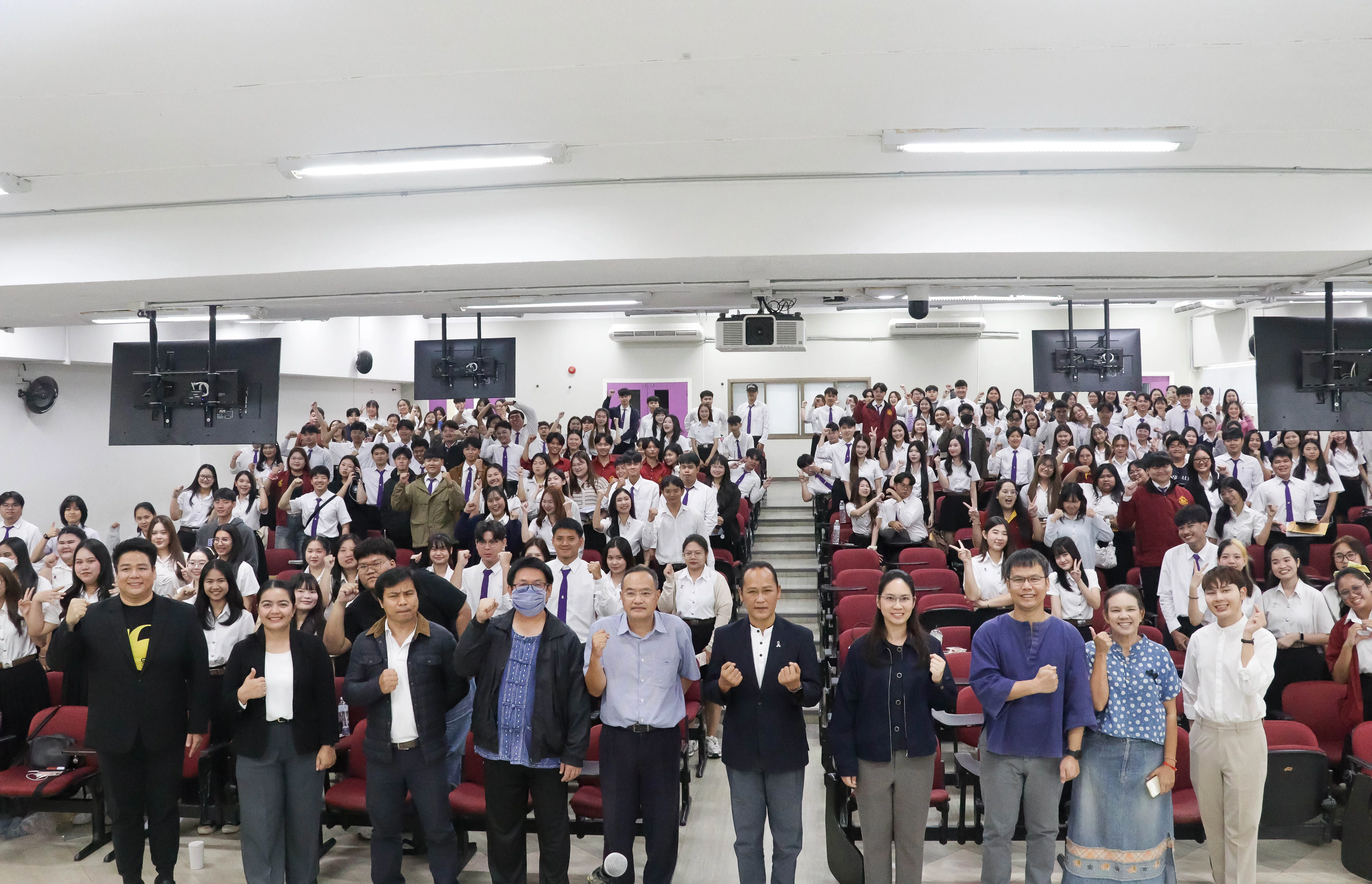 คณะรัฐศาสตร์และสังคมศาสตร์ จัดโครงการปัจฉิมนิเทศและบายเนียร์นิสิตชั้นปีที่ 4 ประจำปีการศึกษา 2568