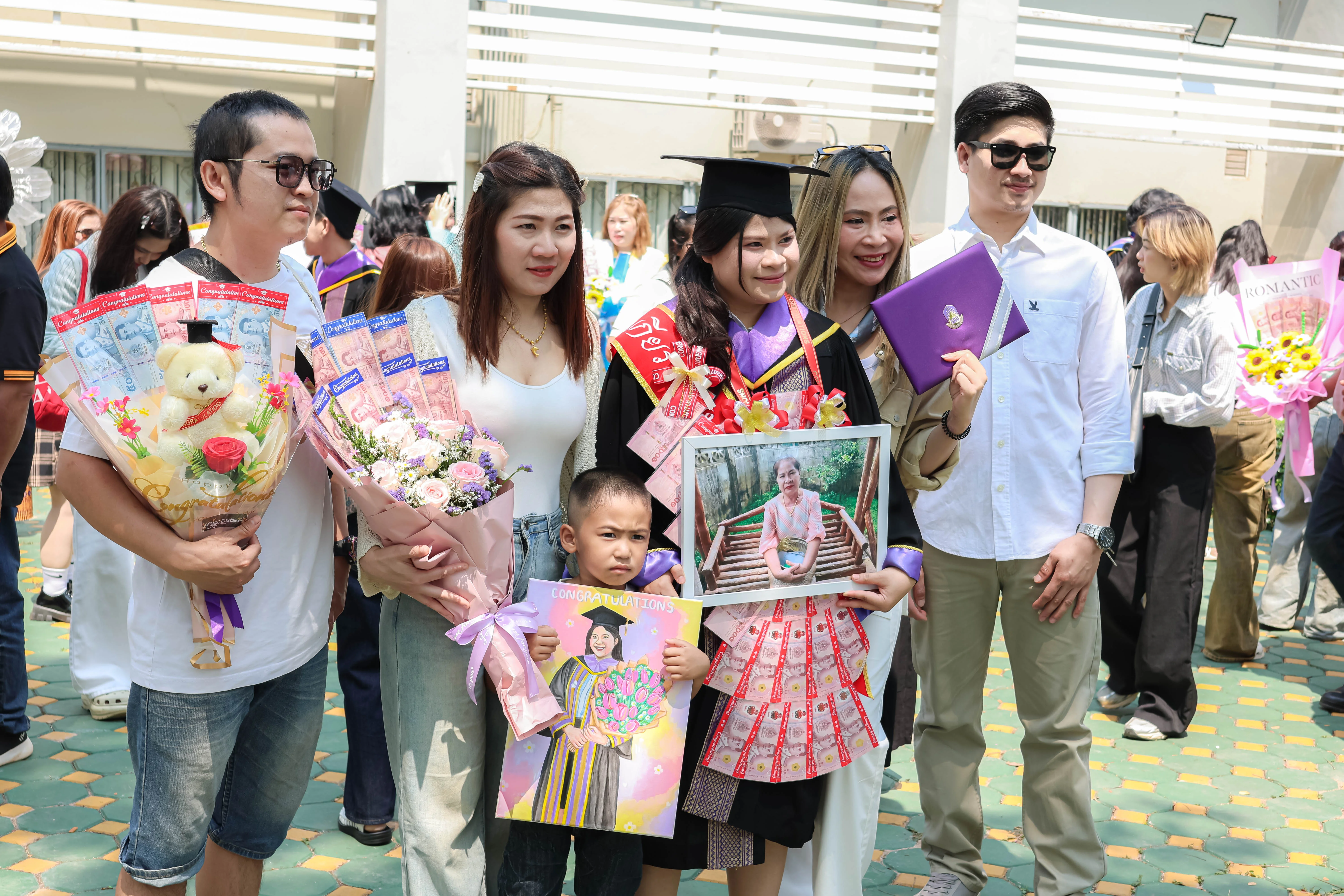 คณะรัฐศาสตร์และสังคมศาสตร์ มหาวิทยาลัยพะเยา ขอแสดงความยินดีกับมหาบัณฑิต และบัณฑิต ในพิธีพระราชทานปริญญาบัตร ประจำปีการศึกษา 2567