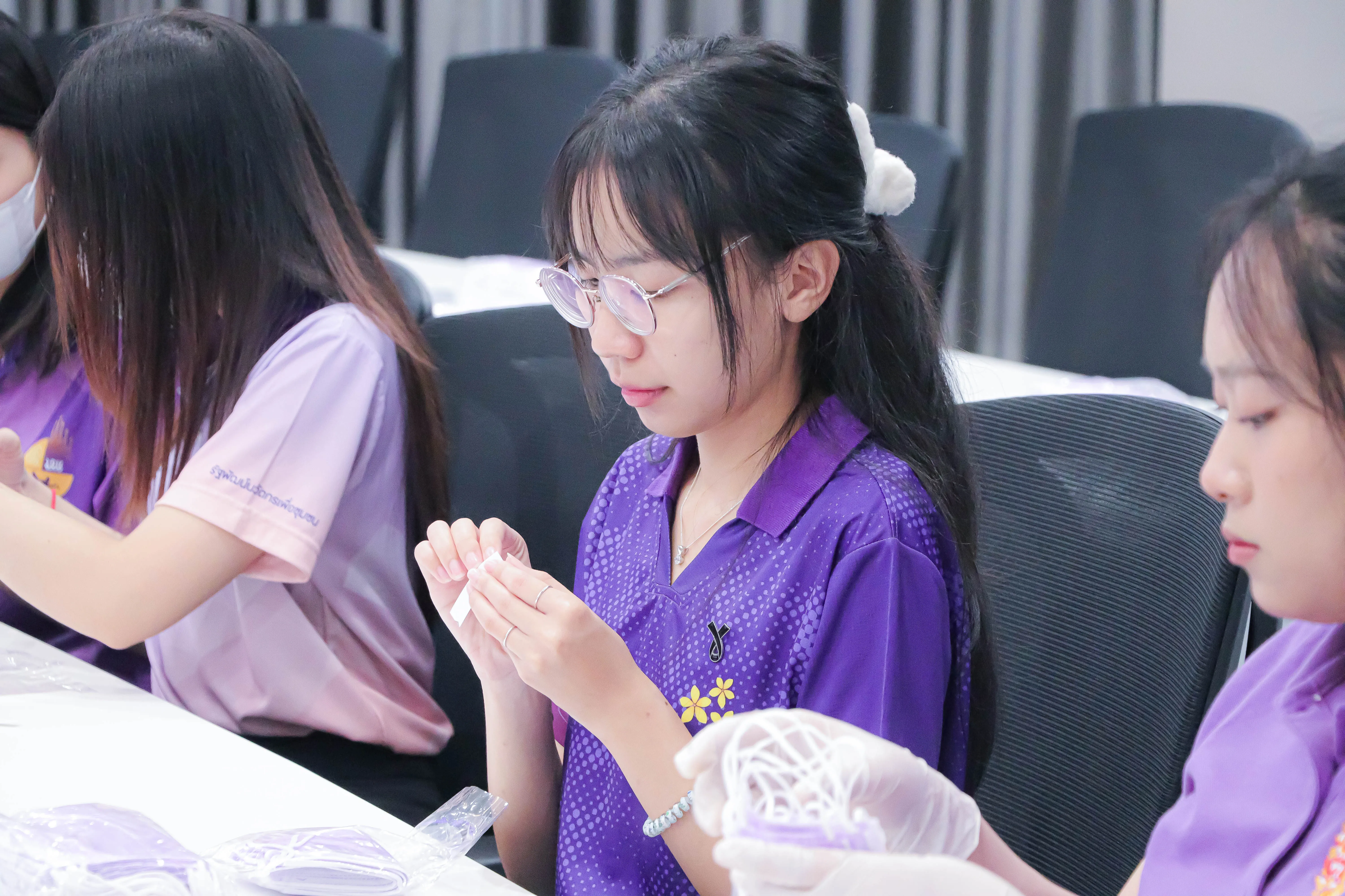 คณะรัฐศาสตร์และสังคมศาสตร์ ม.พะเยา รวมพลังจิตอาสาบรรจุหน้ากากอนามัย ถวายเป็นพระราชกุศลแด่สมเด็จพระกนิษฐาธิราชเจ้า กรมสมเด็จพระเทพรัตนราชสุดาฯ สยามบรมราชกุมารี พร้อมสู้ภัยฝุ่นPM 2.5