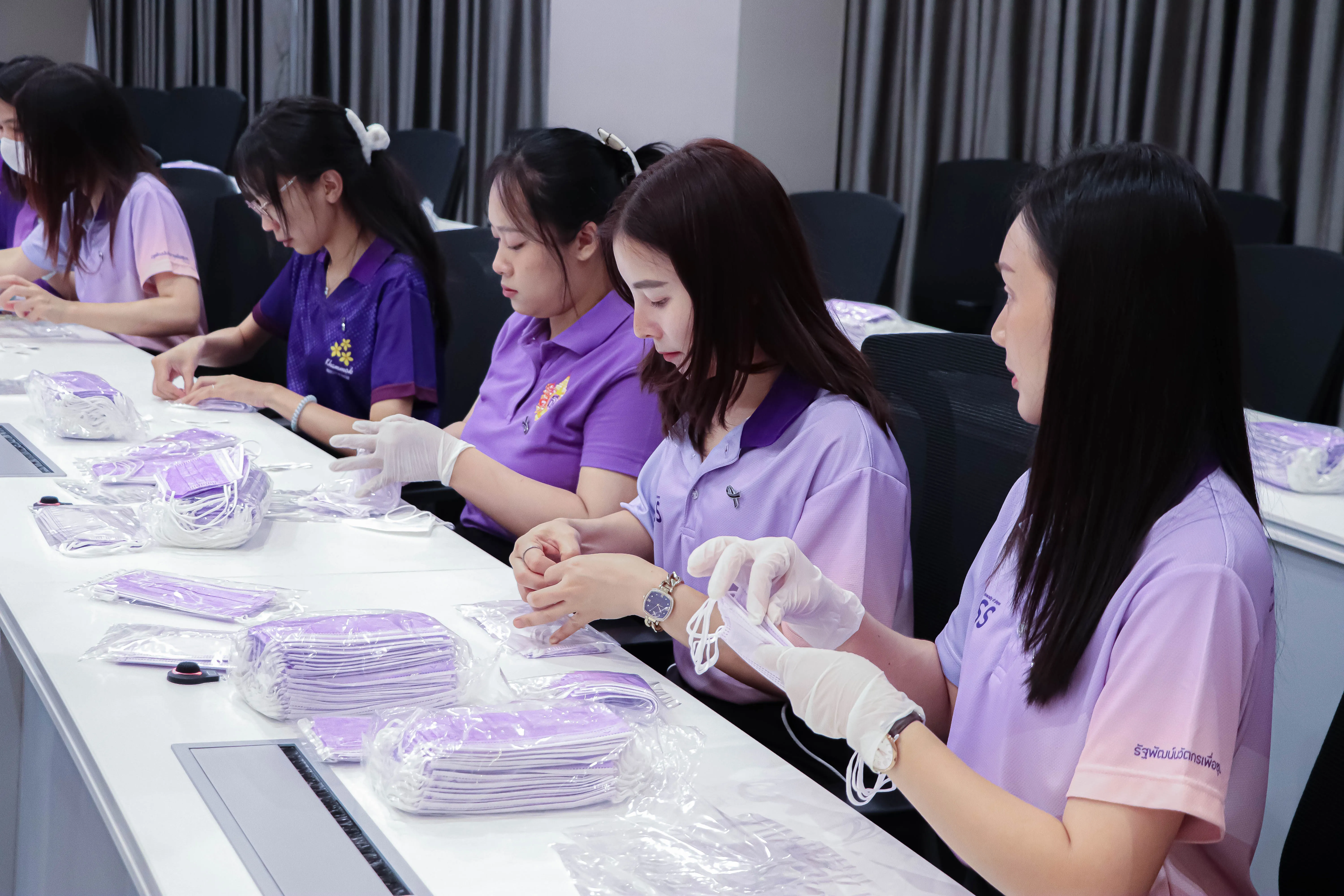 คณะรัฐศาสตร์และสังคมศาสตร์ ม.พะเยา รวมพลังจิตอาสาบรรจุหน้ากากอนามัย ถวายเป็นพระราชกุศลแด่สมเด็จพระกนิษฐาธิราชเจ้า กรมสมเด็จพระเทพรัตนราชสุดาฯ สยามบรมราชกุมารี พร้อมสู้ภัยฝุ่นPM 2.5