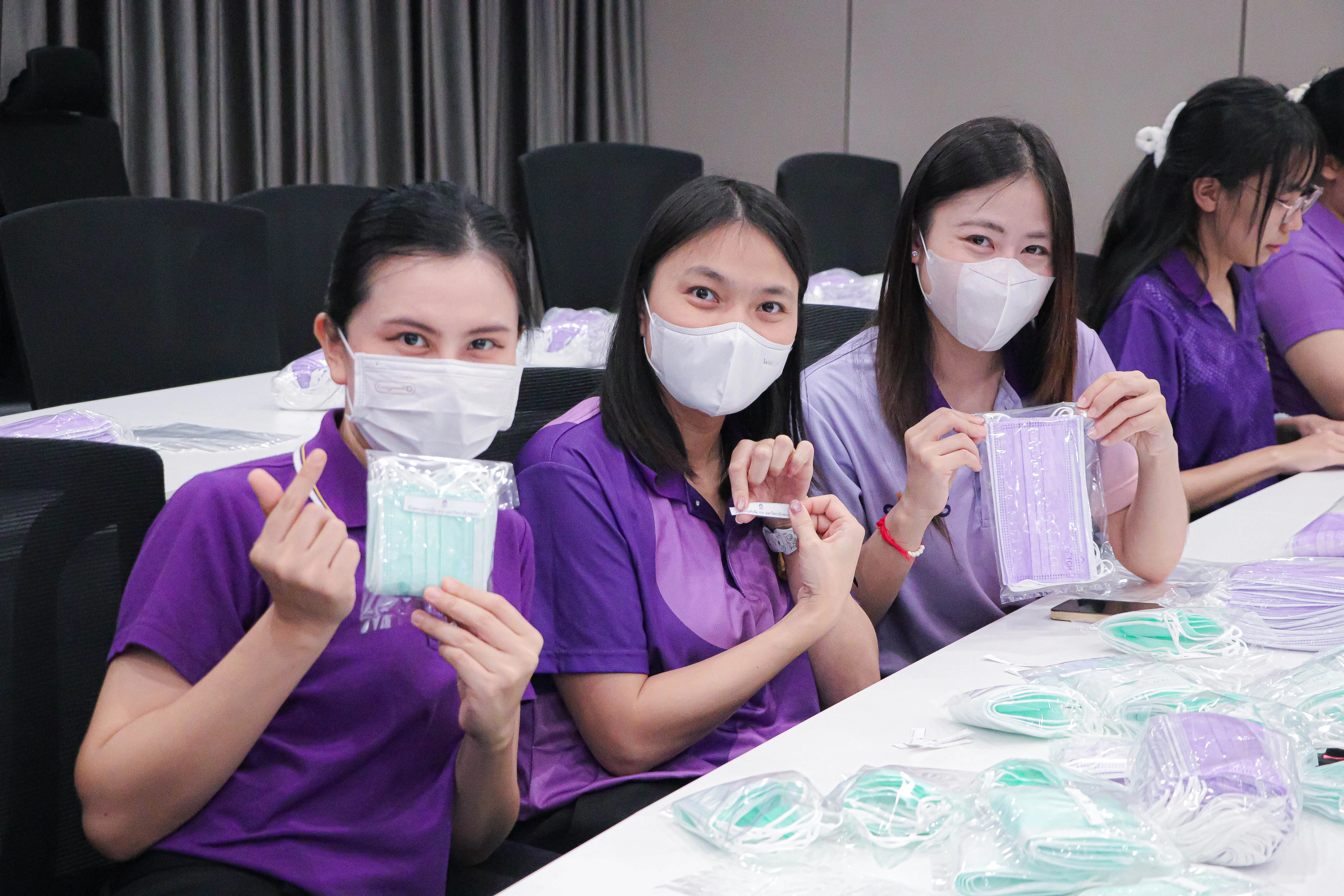 คณะรัฐศาสตร์และสังคมศาสตร์ ม.พะเยา รวมพลังจิตอาสาบรรจุหน้ากากอนามัย ถวายเป็นพระราชกุศลแด่สมเด็จพระกนิษฐาธิราชเจ้า กรมสมเด็จพระเทพรัตนราชสุดาฯ สยามบรมราชกุมารี พร้อมสู้ภัยฝุ่นPM 2.5