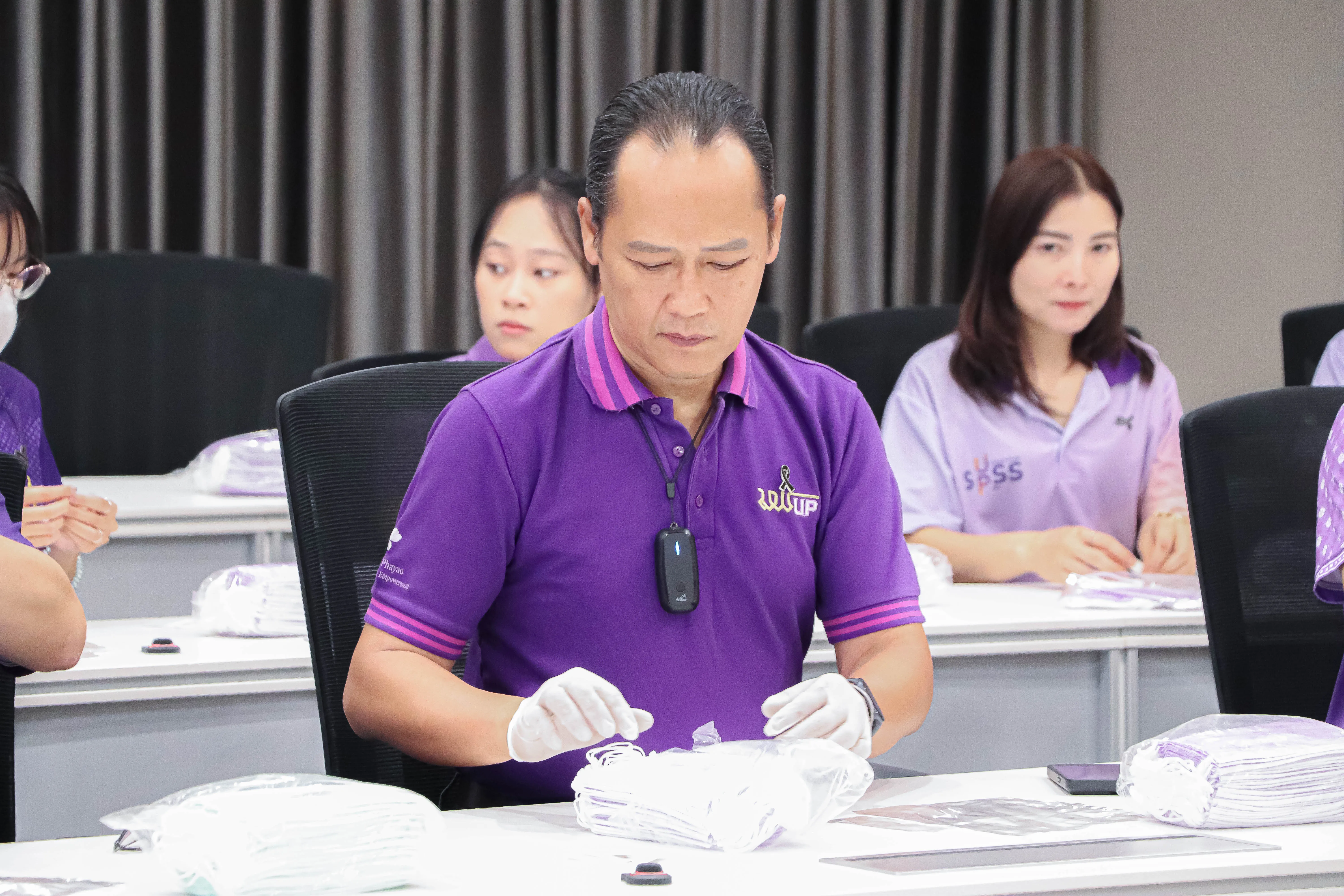 คณะรัฐศาสตร์และสังคมศาสตร์ ม.พะเยา รวมพลังจิตอาสาบรรจุหน้ากากอนามัย ถวายเป็นพระราชกุศลแด่สมเด็จพระกนิษฐาธิราชเจ้า กรมสมเด็จพระเทพรัตนราชสุดาฯ สยามบรมราชกุมารี พร้อมสู้ภัยฝุ่นPM 2.5