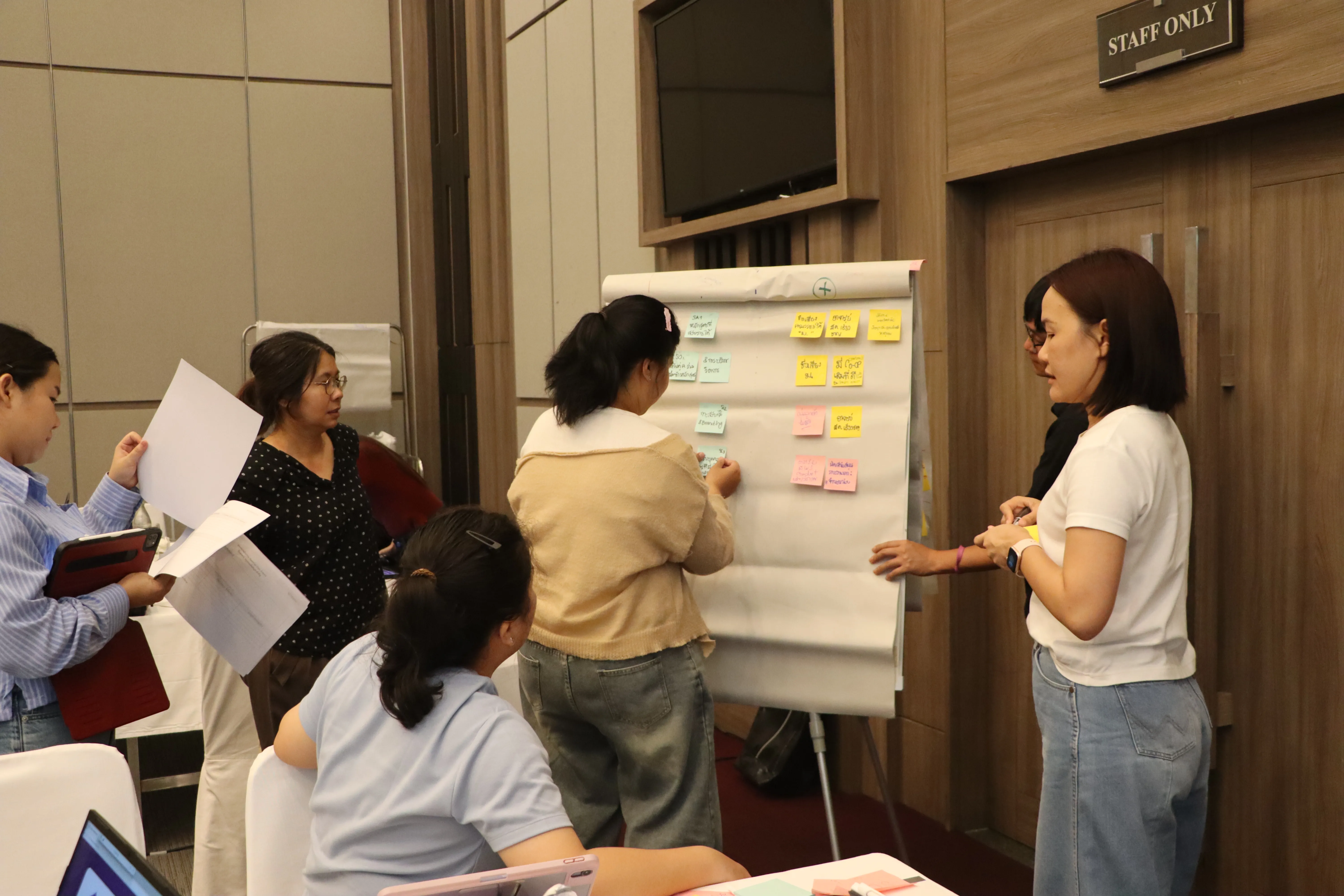 คณะรัฐศาสตร์และสังคมศาสตร์ ม.พะเยา เดินหน้าพัฒนาแผนยุทธศาสตร์ ศึกษาดูงาน–ถอดบทเรียน เสริมศักยภาพองค์กรสู่ความเป็นเลิศ