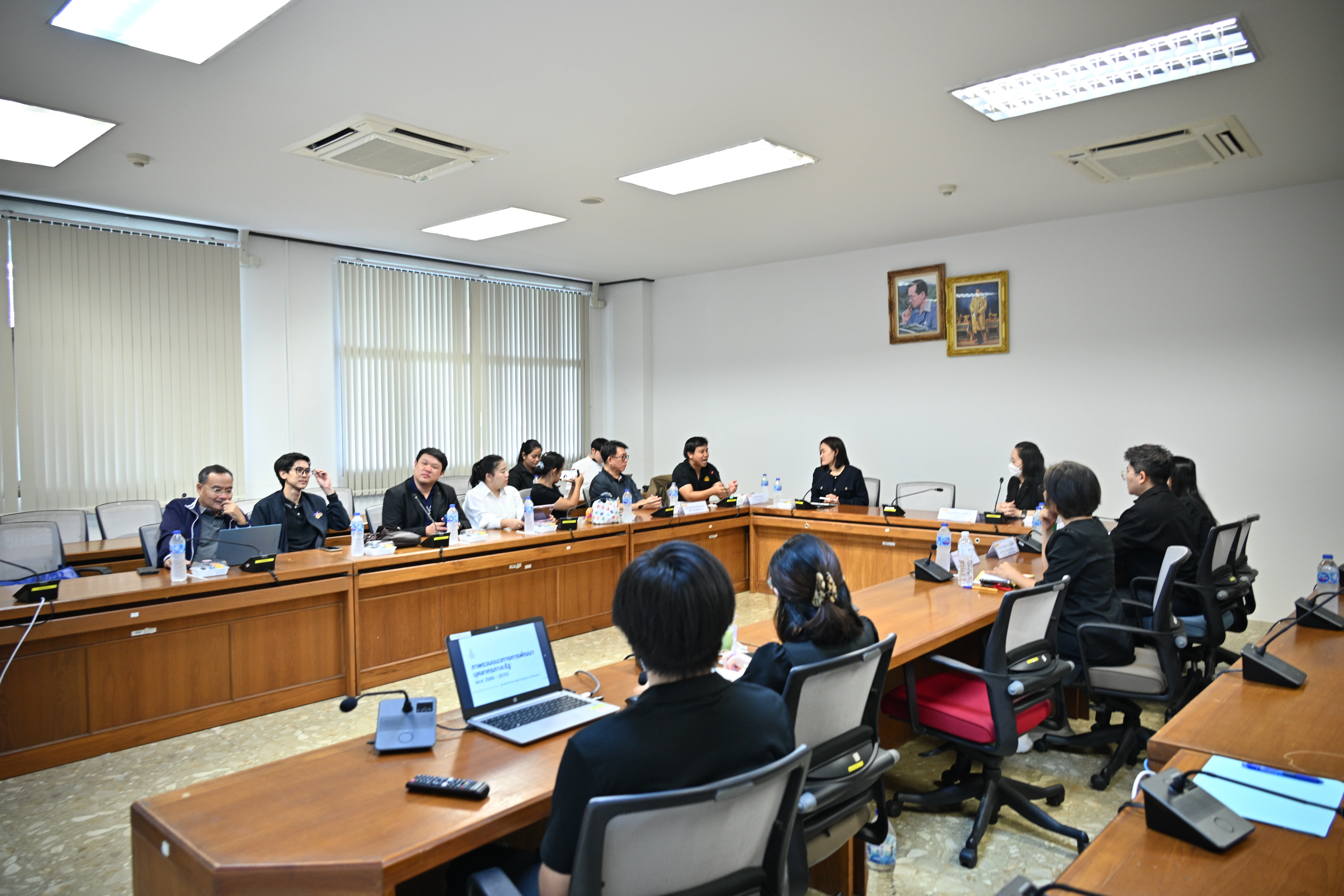 หลักสูตรรัฐศาสตรบัณฑิต คณะรัฐศาสตร์และสังคมศาสตร์ ม.พะเยา จัดสัมมนายุทธศาสตร์และพัฒนาหลักสูตร มุ่งผลิตบัณฑิตตอบโจทย์ภาครัฐยุคใหม่