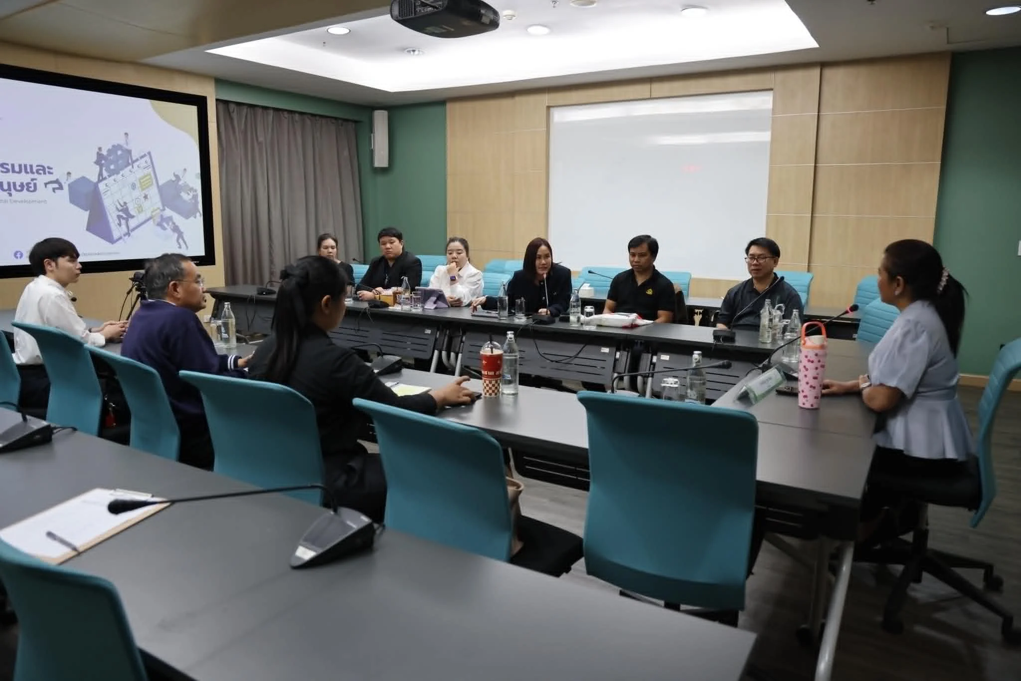 หลักสูตรรัฐศาสตรบัณฑิต คณะรัฐศาสตร์และสังคมศาสตร์ ม.พะเยา จัดสัมมนายุทธศาสตร์และพัฒนาหลักสูตร มุ่งผลิตบัณฑิตตอบโจทย์ภาครัฐยุคใหม่
