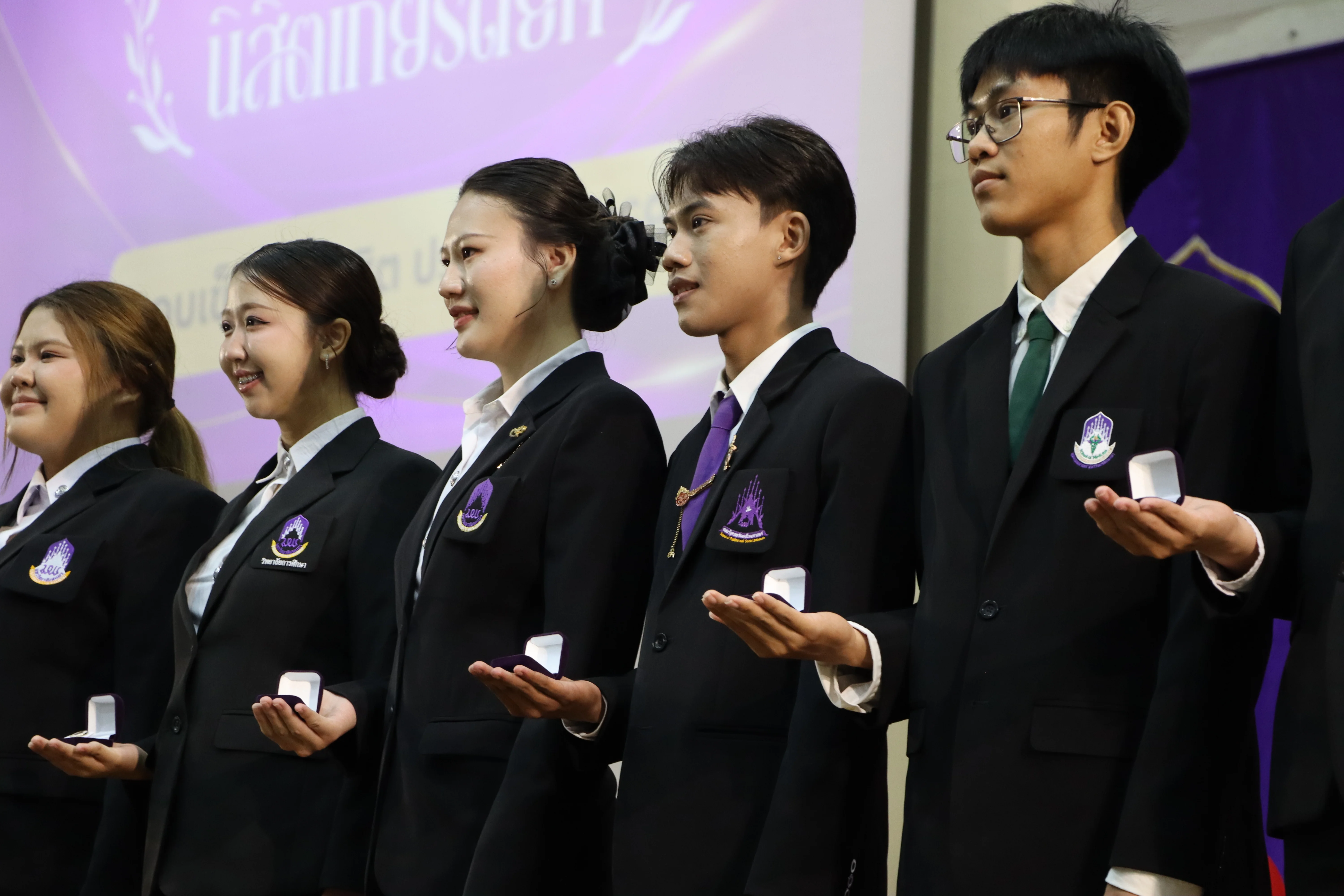คณะรัฐศาสตร์และสังคมศาสตร์ ร่วมพิธีไหว้ครู ประจำปีการศึกษา 2569 พร้อมแสดงความยินดีแก่ นิสิตสร้างชื่อเสียง ผู้นำนิสิต และคณาจารย์ผู้ได้รับรางวัลอาจารย์มืออาชีพระดับ 2