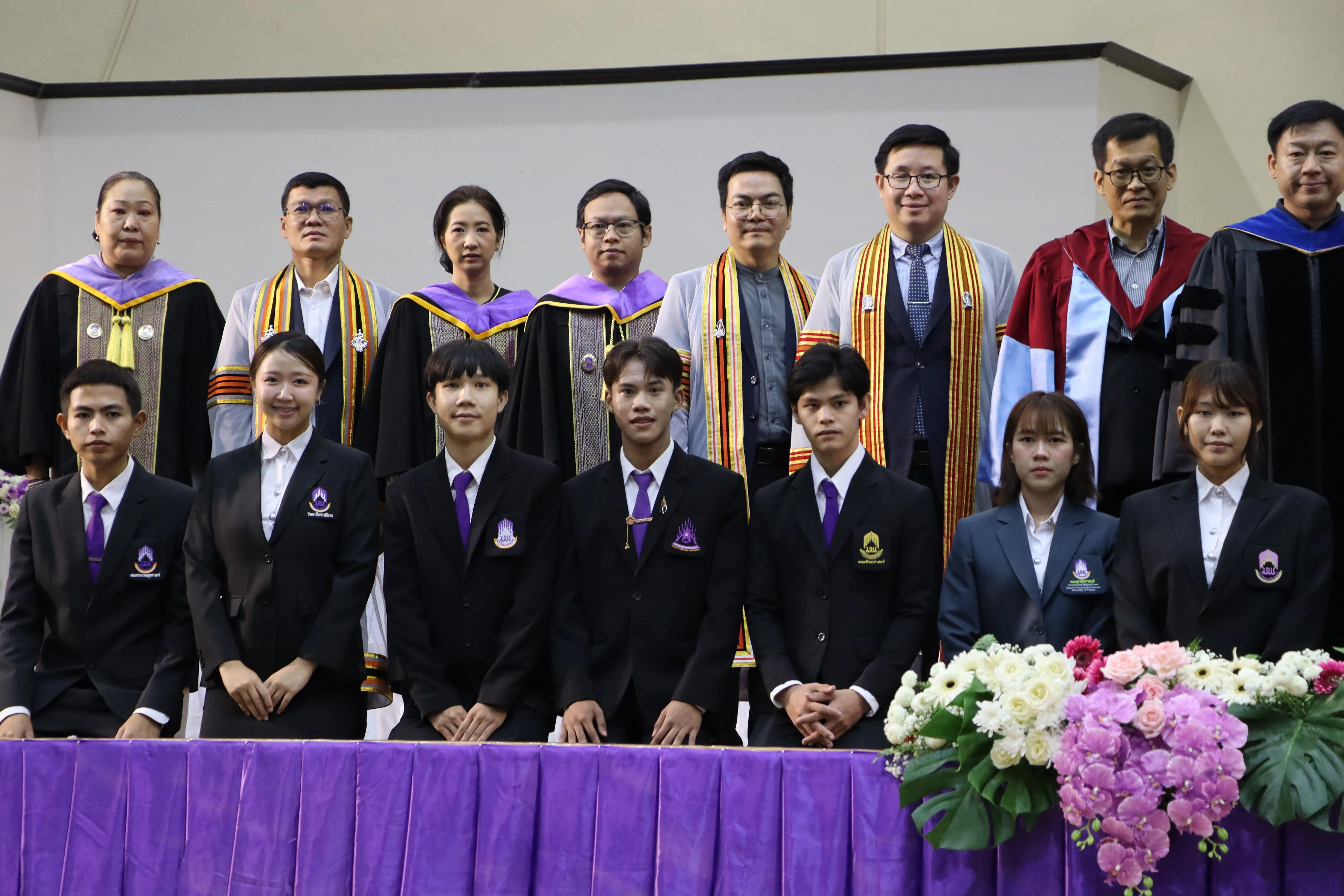 คณะรัฐศาสตร์และสังคมศาสตร์ ร่วมพิธีไหว้ครู ประจำปีการศึกษา 2569 พร้อมแสดงความยินดีแก่ นิสิตสร้างชื่อเสียง ผู้นำนิสิต และคณาจารย์ผู้ได้รับรางวัลอาจารย์มืออาชีพระดับ 2