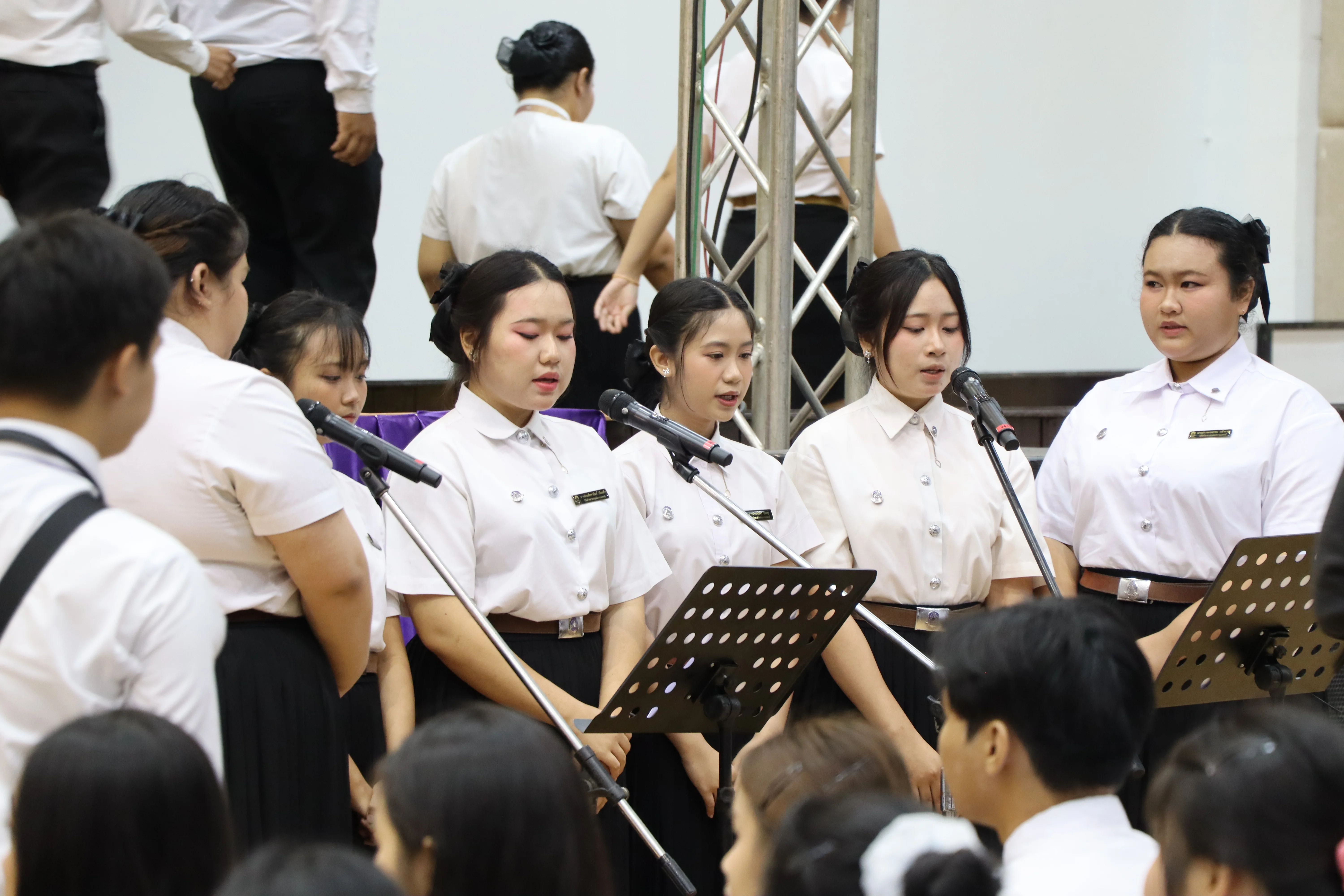คณะรัฐศาสตร์และสังคมศาสตร์ ร่วมพิธีไหว้ครู ประจำปีการศึกษา 2569 พร้อมแสดงความยินดีแก่ นิสิตสร้างชื่อเสียง ผู้นำนิสิต และคณาจารย์ผู้ได้รับรางวัลอาจารย์มืออาชีพระดับ 2