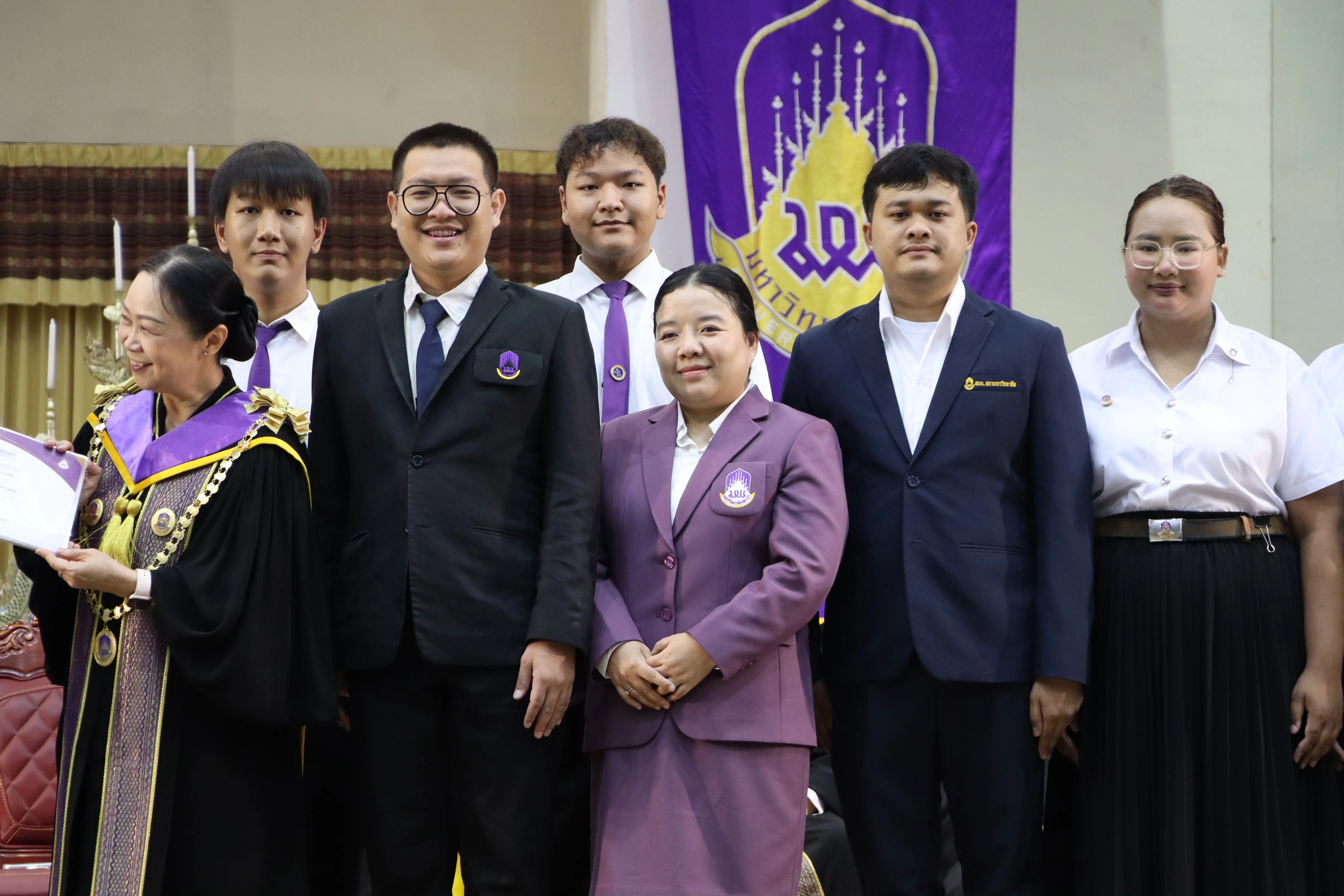 คณะรัฐศาสตร์และสังคมศาสตร์ ร่วมพิธีไหว้ครู ประจำปีการศึกษา 2569 พร้อมแสดงความยินดีแก่ นิสิตสร้างชื่อเสียง ผู้นำนิสิต และคณาจารย์ผู้ได้รับรางวัลอาจารย์มืออาชีพระดับ 2