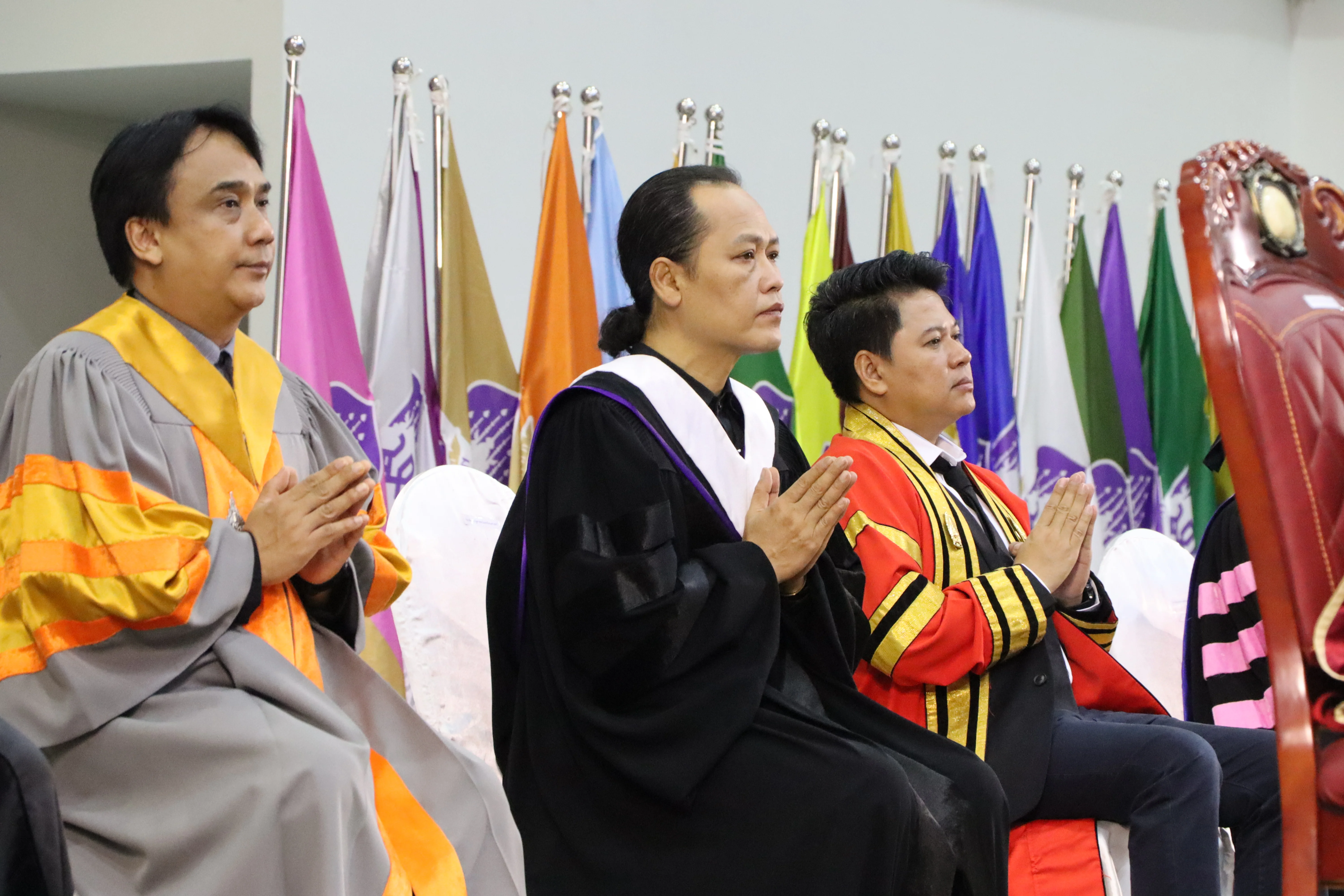 คณะรัฐศาสตร์และสังคมศาสตร์ ร่วมพิธีไหว้ครู ประจำปีการศึกษา 2569 พร้อมแสดงความยินดีแก่ นิสิตสร้างชื่อเสียง ผู้นำนิสิต และคณาจารย์ผู้ได้รับรางวัลอาจารย์มืออาชีพระดับ 2