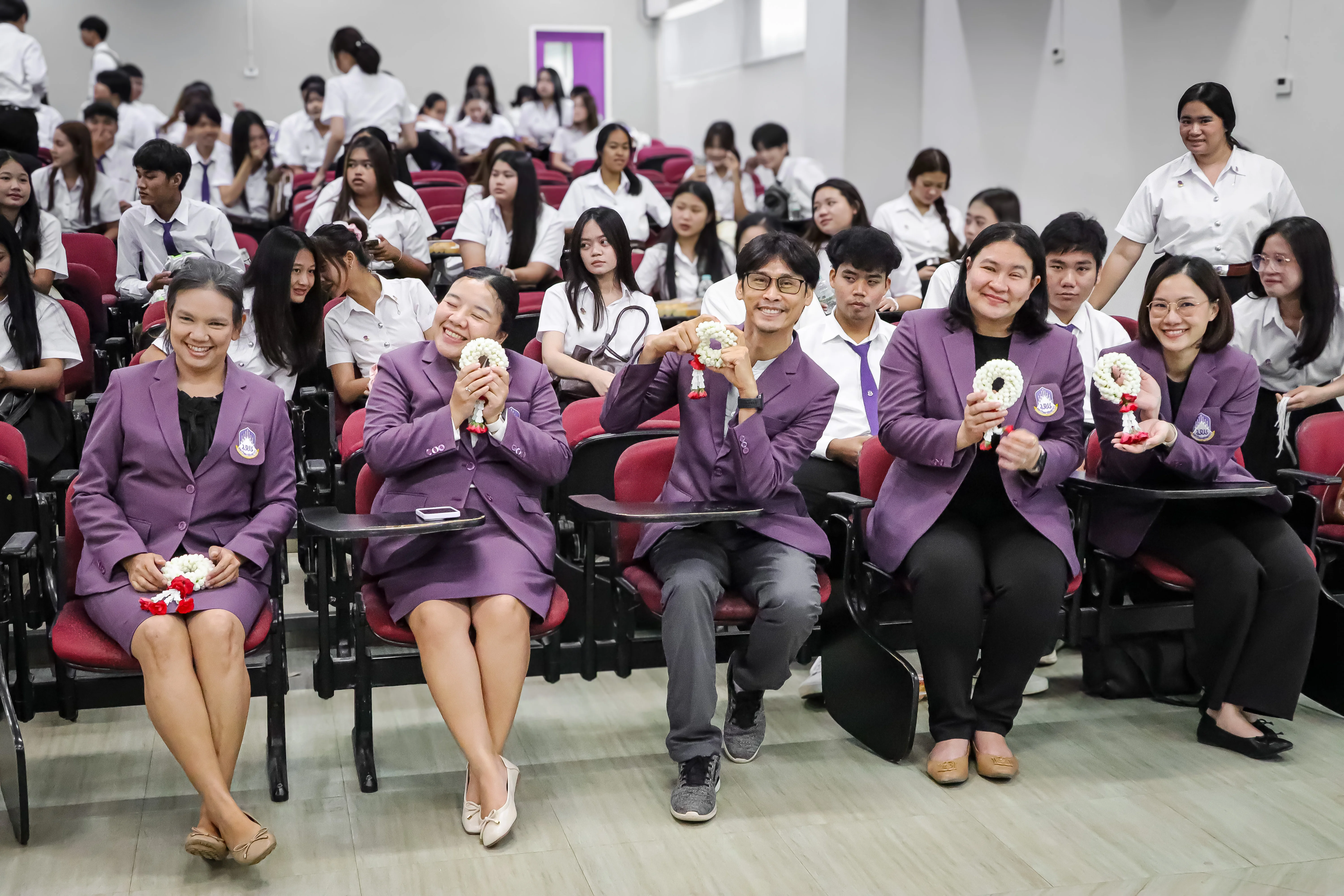คณะรัฐศาสตร์และสังคมศาสตร์ มหาวิทยาลัยพะเยา จัดโครงการ “คุรุบูชา (ไหว้ครูคณะรัฐศาสตร์และสังคมศาสตร์)” ประจำปีการศึกษา 2569 สืบสานคุณค่าความกตัญญู พร้อมเชิดชูเกียรตินิสิตดีเด่น