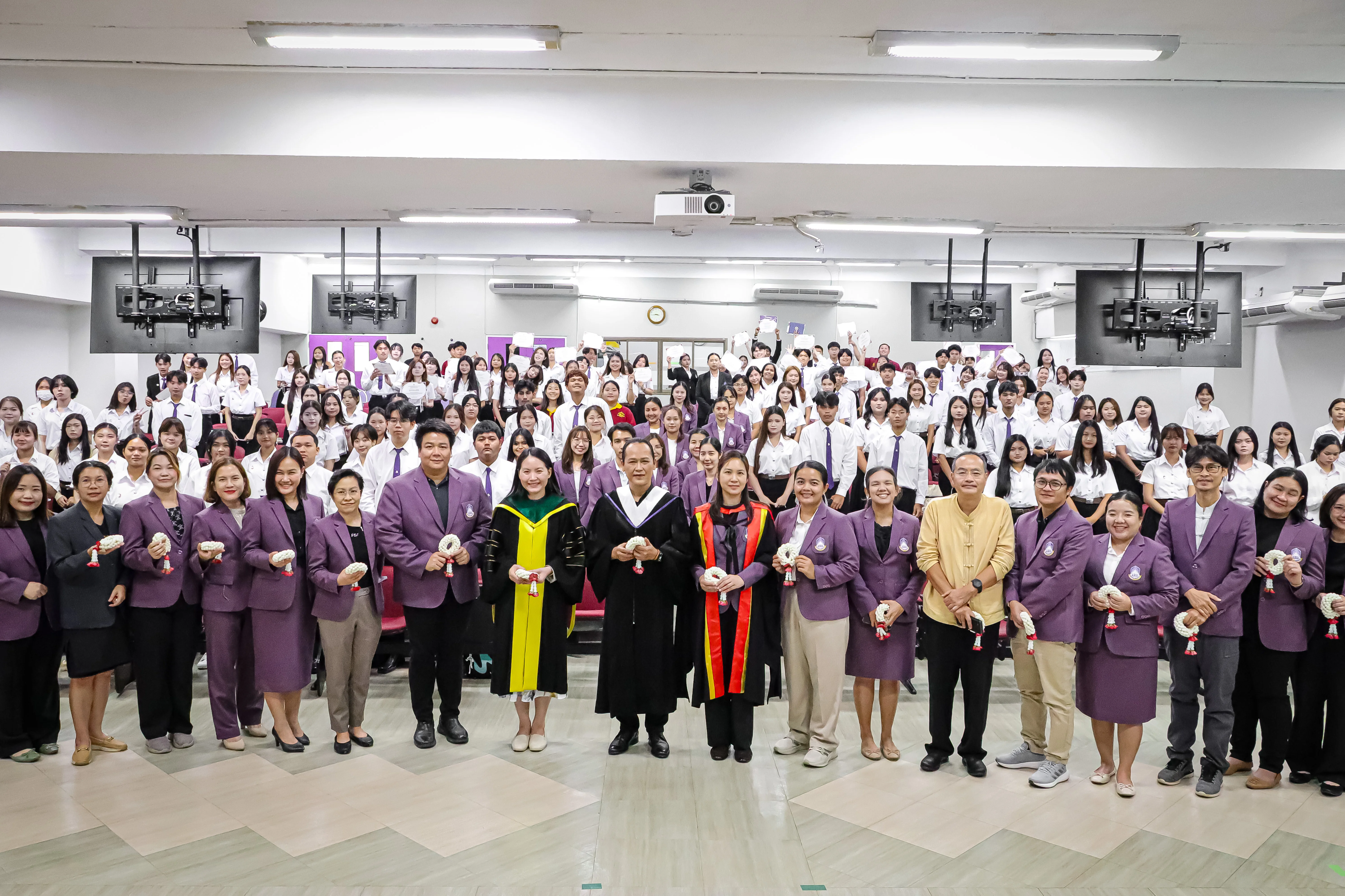 คณะรัฐศาสตร์และสังคมศาสตร์ มหาวิทยาลัยพะเยา จัดโครงการ “คุรุบูชา (ไหว้ครูคณะรัฐศาสตร์และสังคมศาสตร์)” ประจำปีการศึกษา 2569 สืบสานคุณค่าความกตัญญู พร้อมเชิดชูเกียรตินิสิตดีเด่น