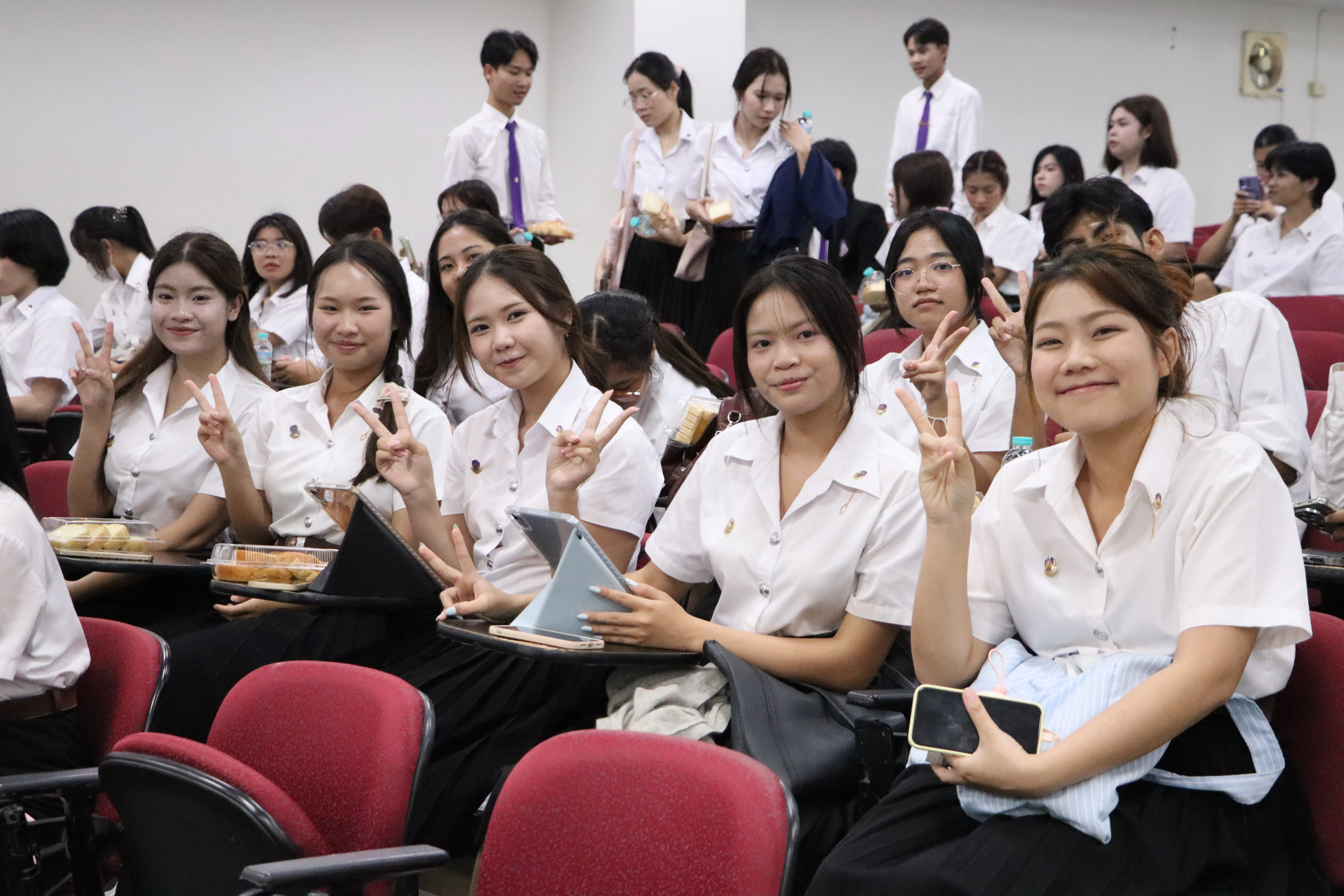 คณะรัฐศาสตร์และสังคมศาสตร์ มหาวิทยาลัยพะเยา จัดโครงการ “คุรุบูชา (ไหว้ครูคณะรัฐศาสตร์และสังคมศาสตร์)” ประจำปีการศึกษา 2569 สืบสานคุณค่าความกตัญญู พร้อมเชิดชูเกียรตินิสิตดีเด่น