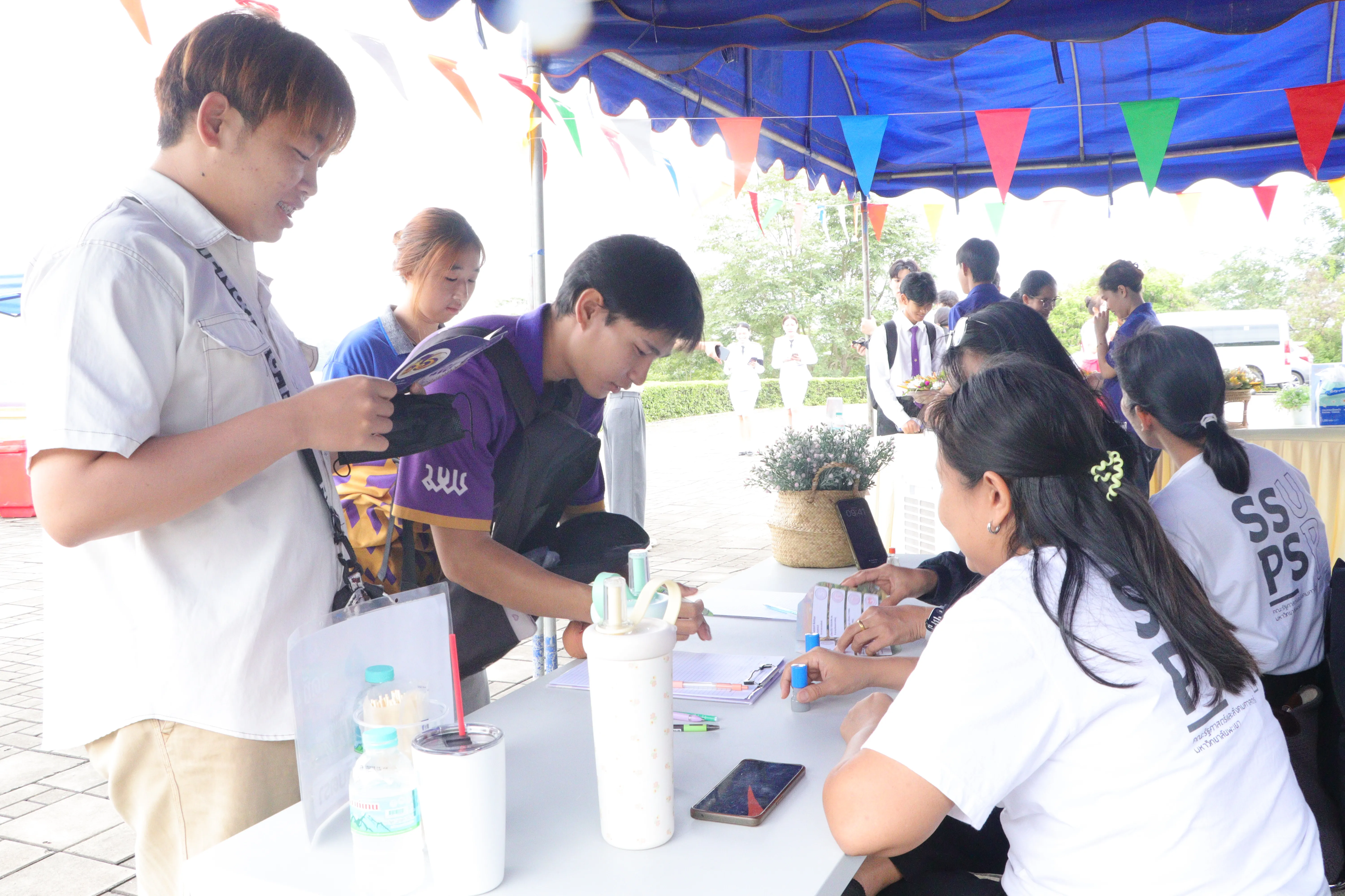 คณะรัฐศาสตร์และสังคมศาสตร์ ร่วมจัดกิจกรรม "เรียนรู้ ขอพร พระพุทธรูปประจำมหาวิทยาลัย" ณ พระพุทธภุชคารักษ์ ในงานเฉลิมฉลองครบรอบ 16 ปี มหาวิทยาลัยพะเยา