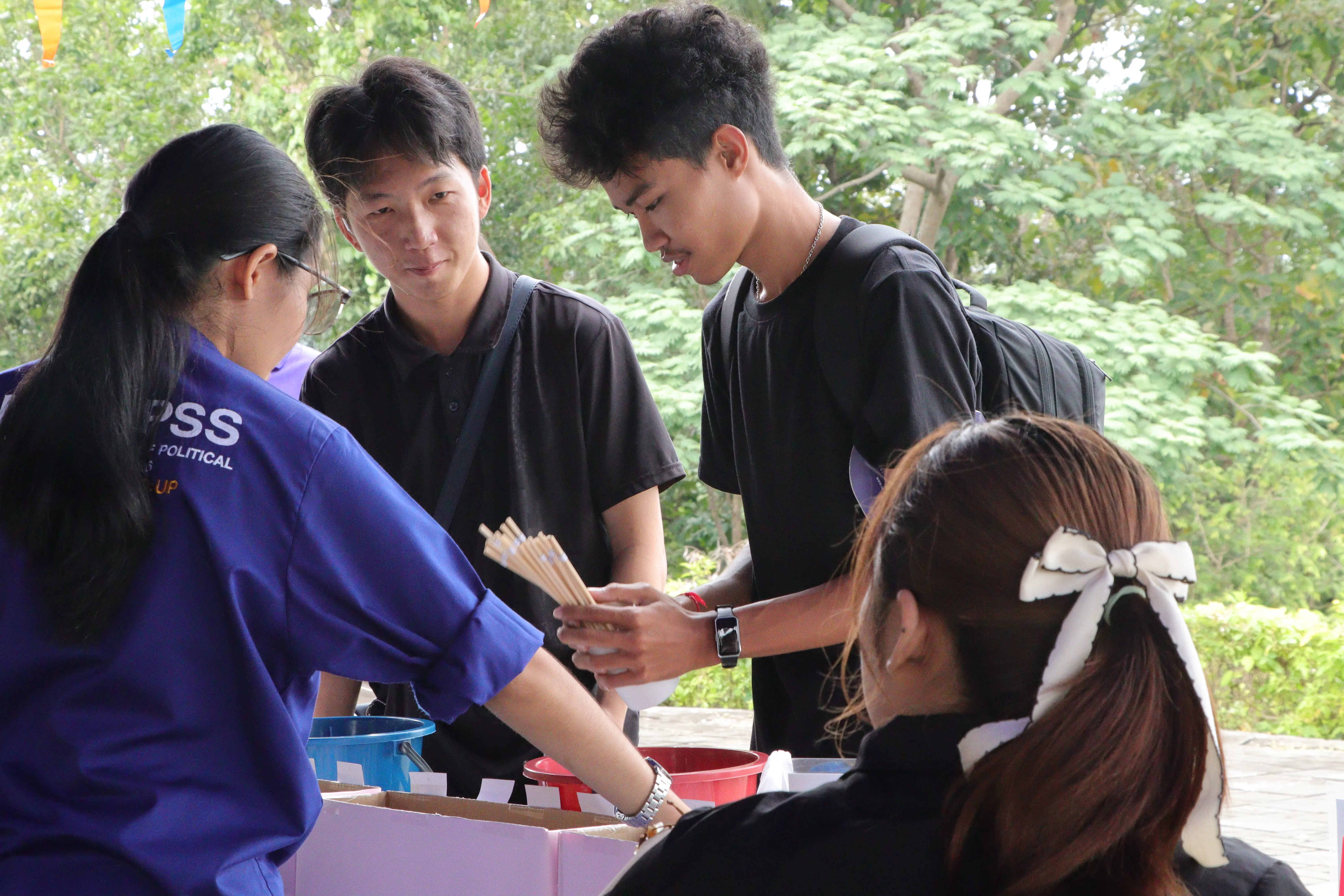 คณะรัฐศาสตร์และสังคมศาสตร์ ร่วมจัดกิจกรรม "เรียนรู้ ขอพร พระพุทธรูปประจำมหาวิทยาลัย" ณ พระพุทธภุชคารักษ์ ในงานเฉลิมฉลองครบรอบ 16 ปี มหาวิทยาลัยพะเยา