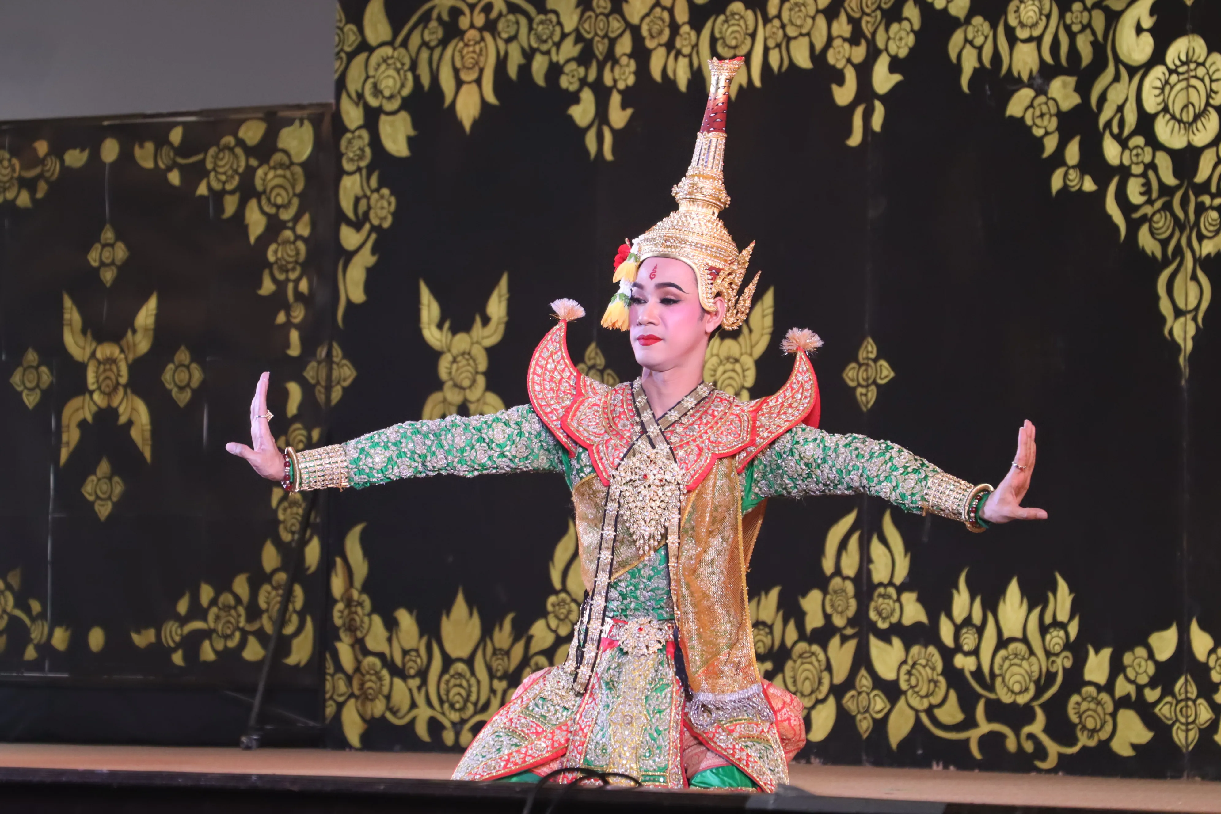 คณะรัฐศาสตร์และสังคมศาสตร์ ร่วมสืบสานมรดกนาฏศิลป์ไทย ชมการแสดงโขน “รามสมณะวตาร” ณ มหาวิทยาลัยพะเยา