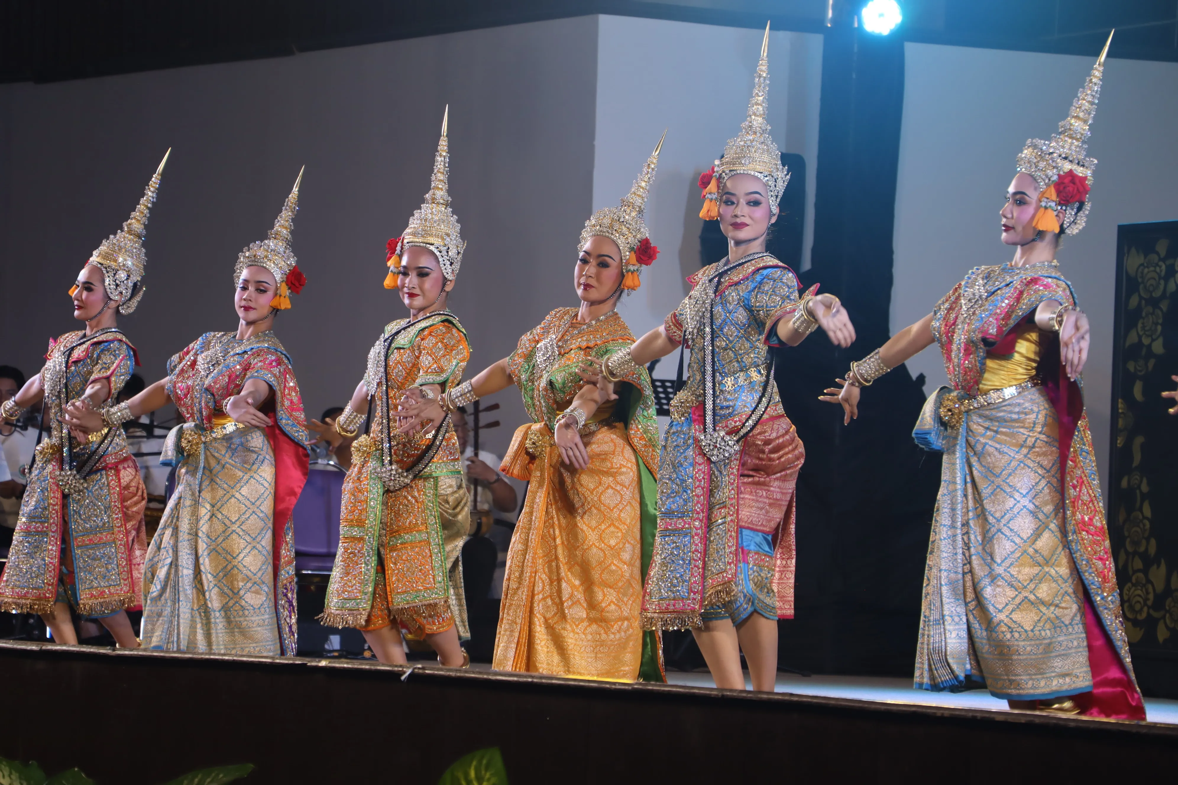 คณะรัฐศาสตร์และสังคมศาสตร์ ร่วมสืบสานมรดกนาฏศิลป์ไทย ชมการแสดงโขน “รามสมณะวตาร” ณ มหาวิทยาลัยพะเยา