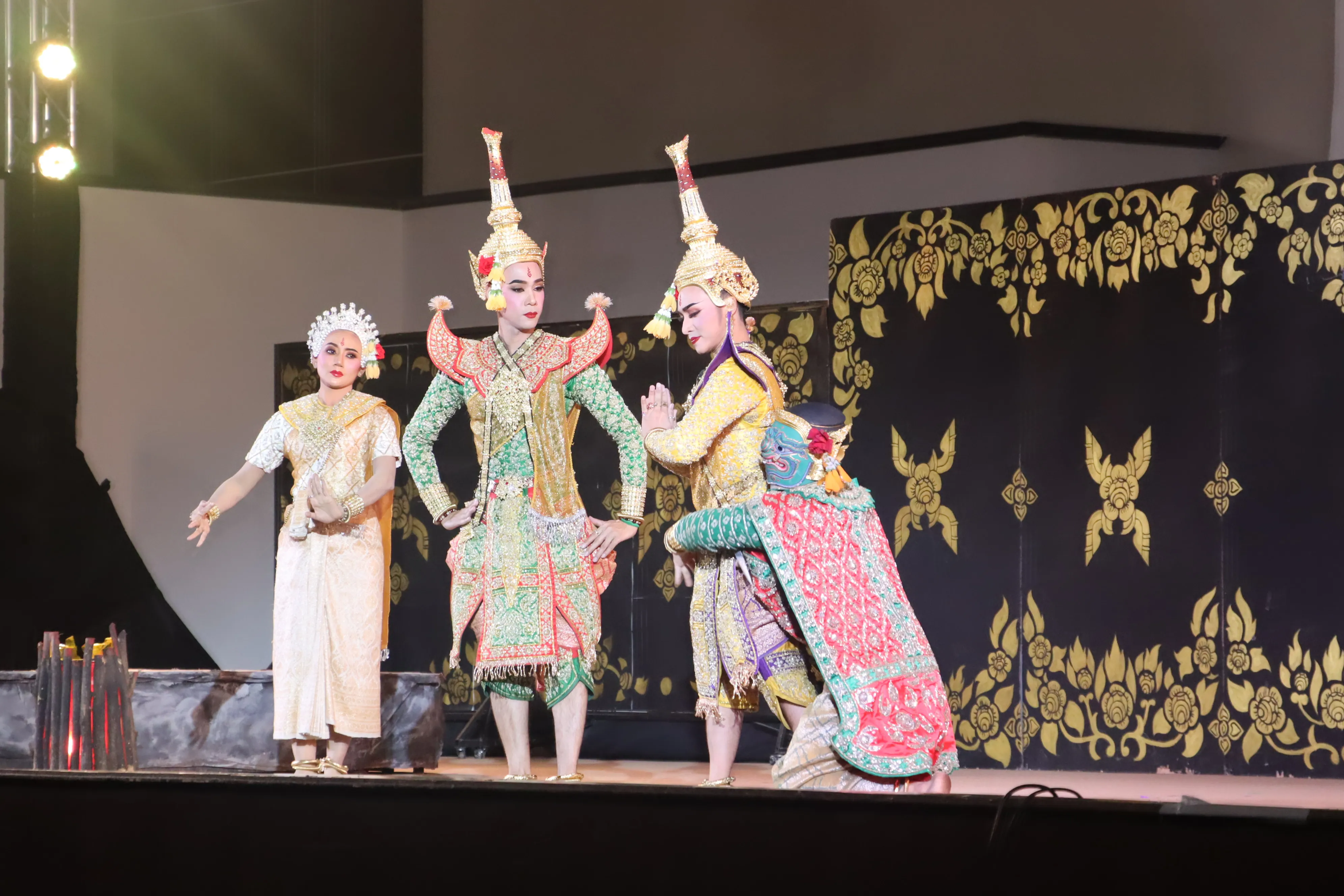 คณะรัฐศาสตร์และสังคมศาสตร์ ร่วมสืบสานมรดกนาฏศิลป์ไทย ชมการแสดงโขน “รามสมณะวตาร” ณ มหาวิทยาลัยพะเยา